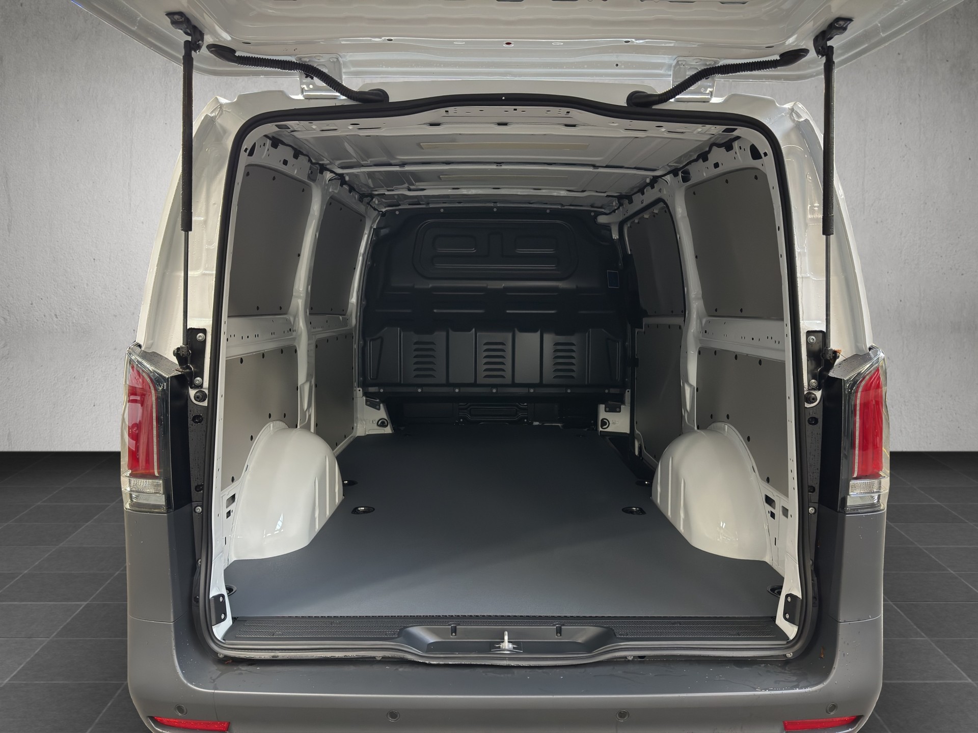 MERCEDES-BENZ eVito Kasten 90kWh Lang-image-8