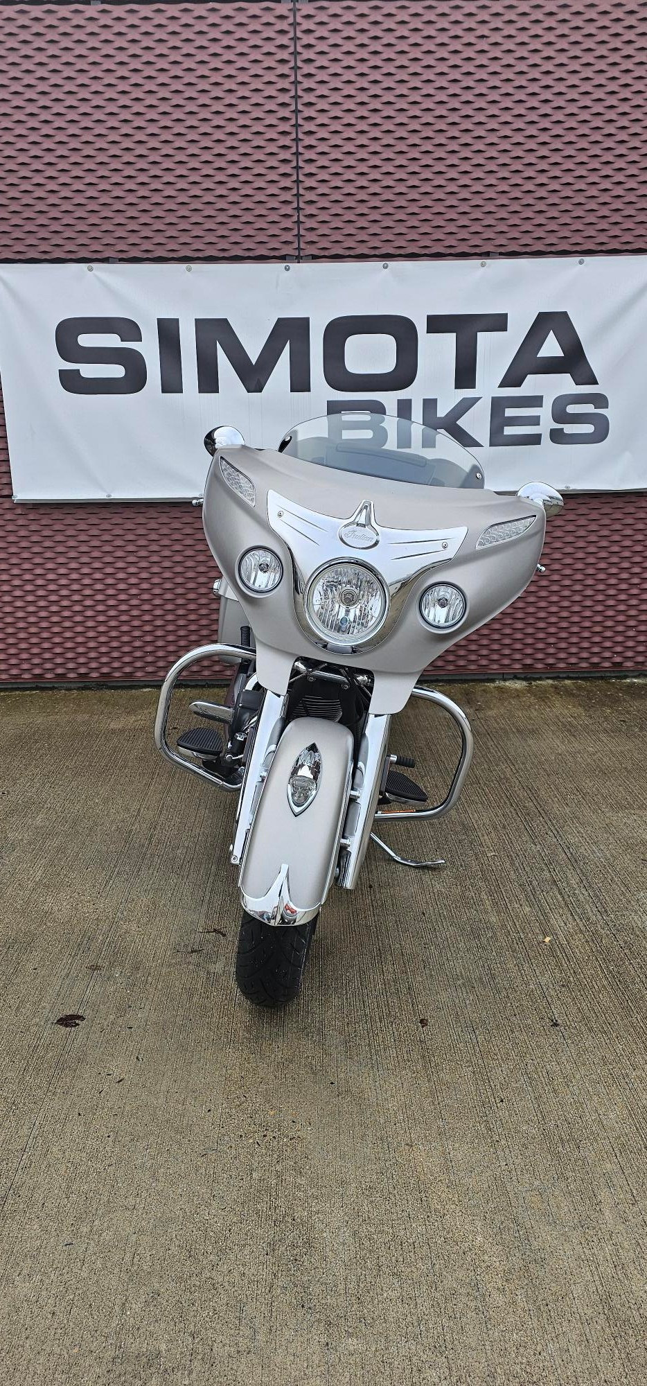INDIAN Chieftain-showroom-element-1