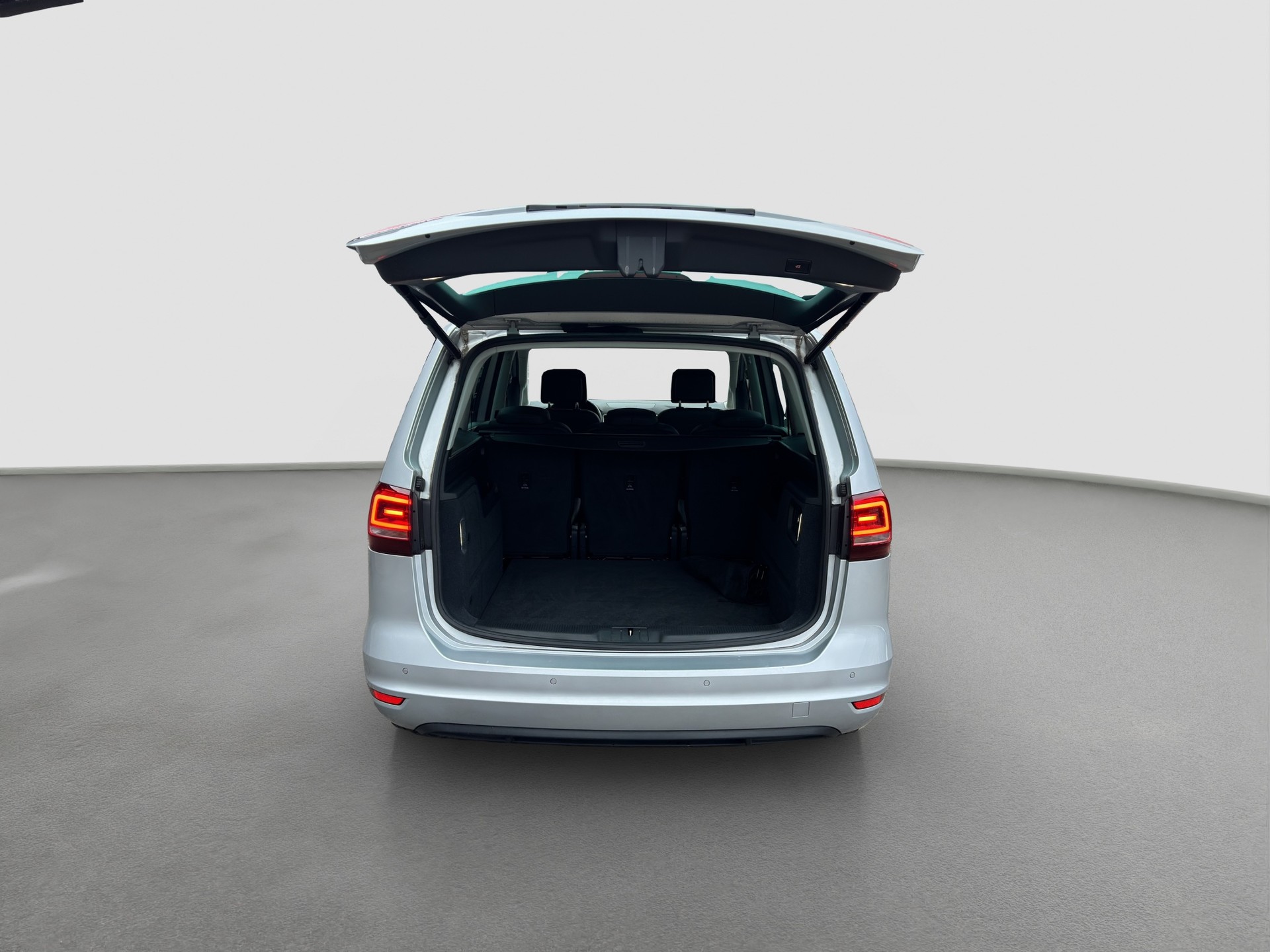 VW Sharan 1.4 TSI BlMT Highline DSG-image-11