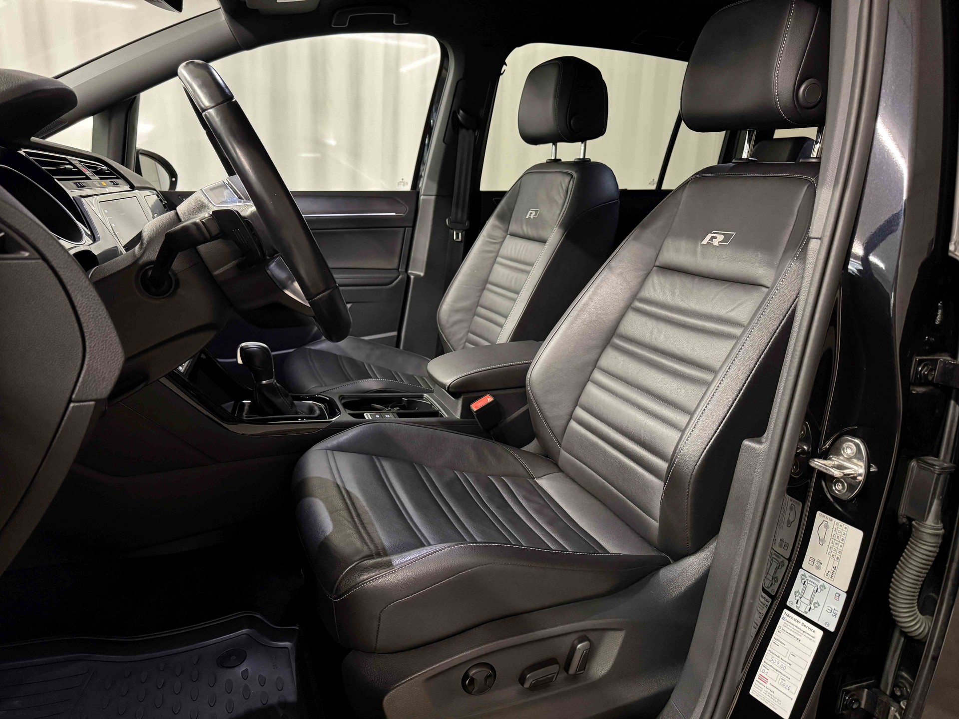 VW Touran 2.0 TDI BlueMotion Technology Sport DSG-image-8