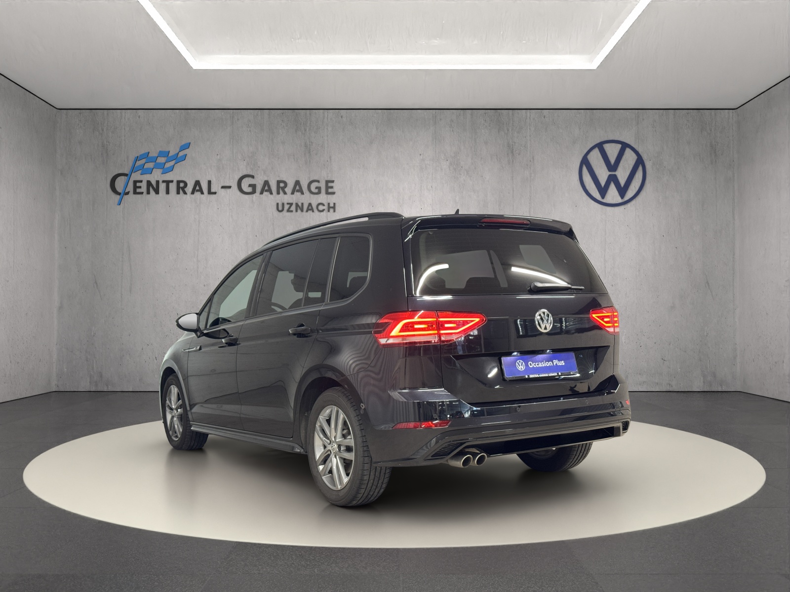 VW Touran 2.0 TDI BlueMotion Technology Sport DSG-image-2