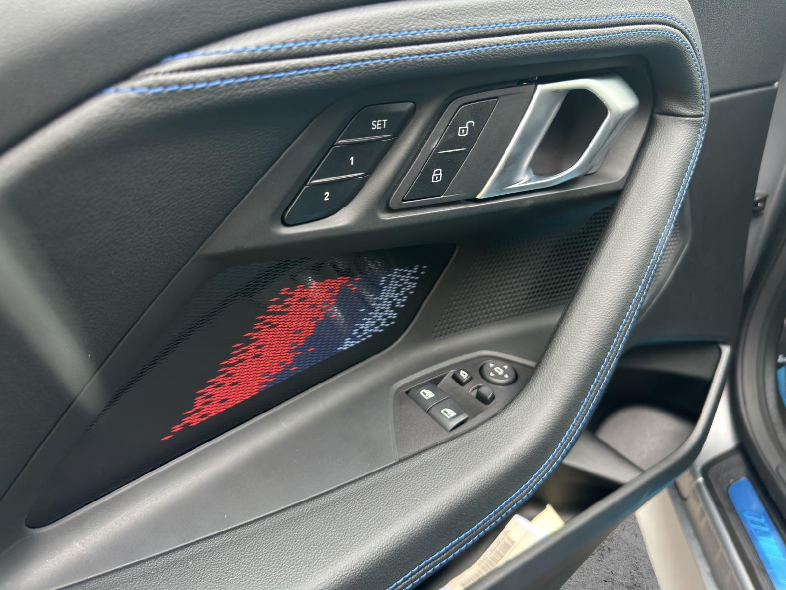 BMW M240i xDrive Coupé-image-13