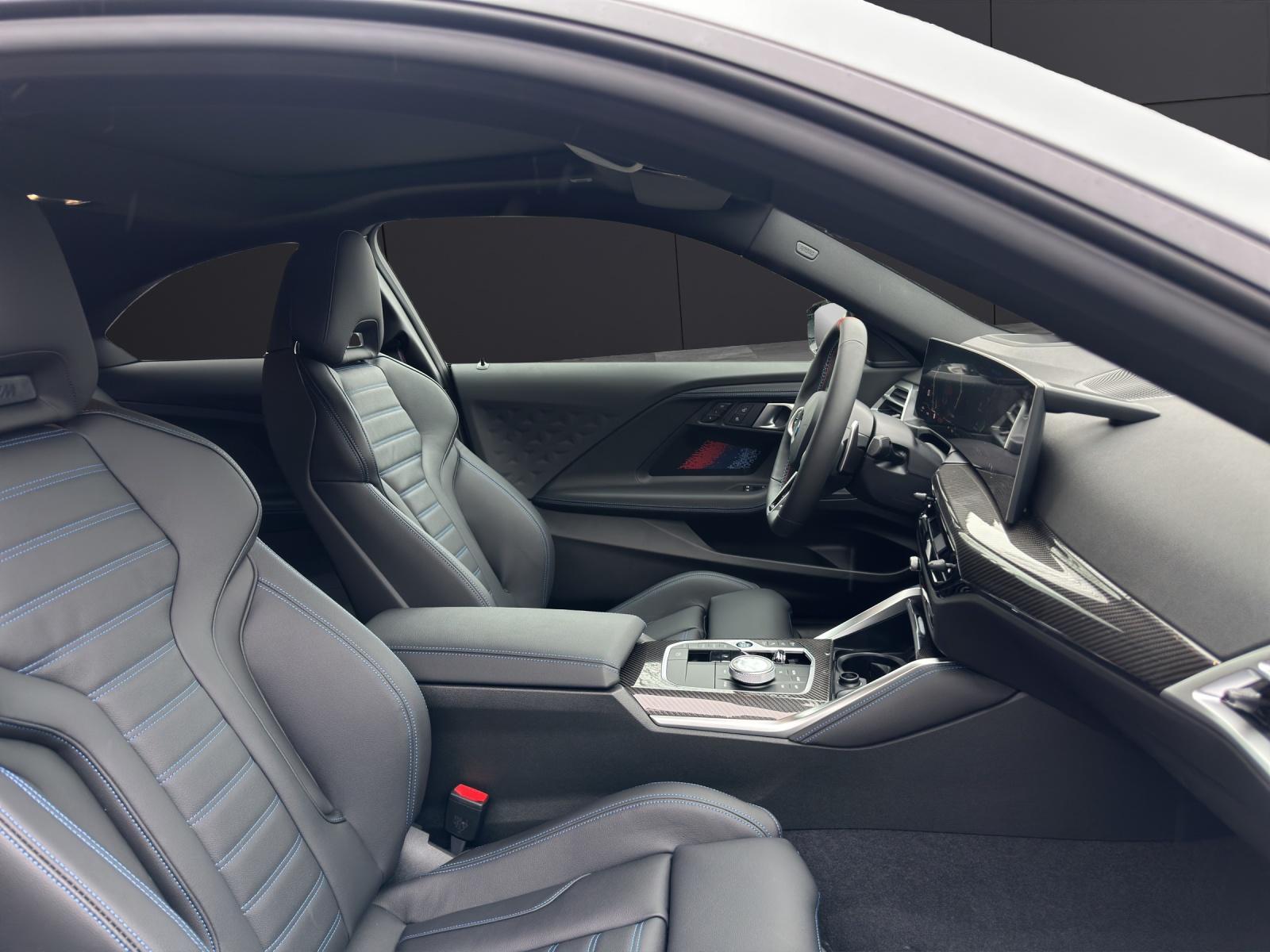BMW M240i xDrive Coupé-image-10