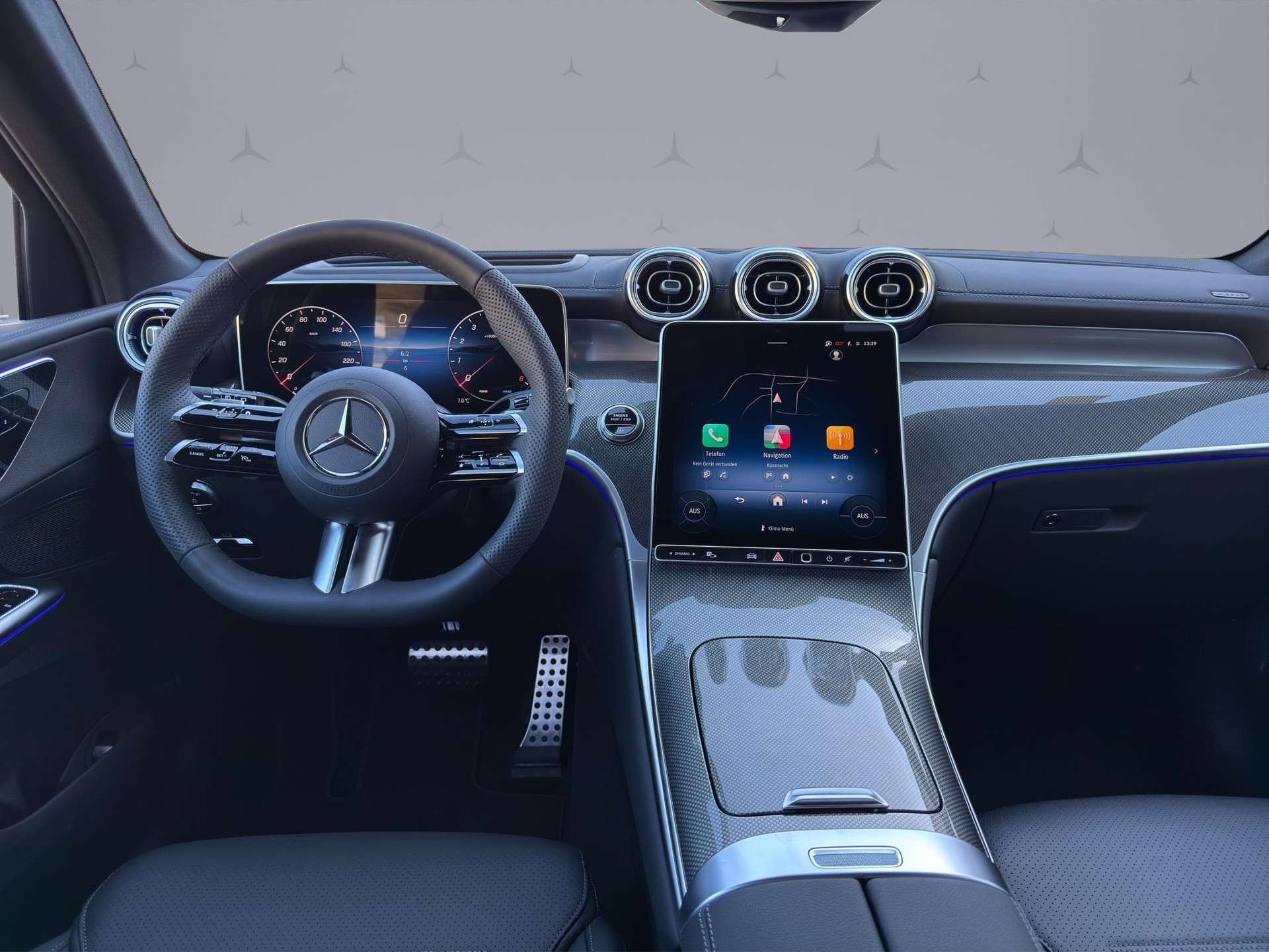 MERCEDES-BENZ GLC 200 AMG Line 4matic-image-14