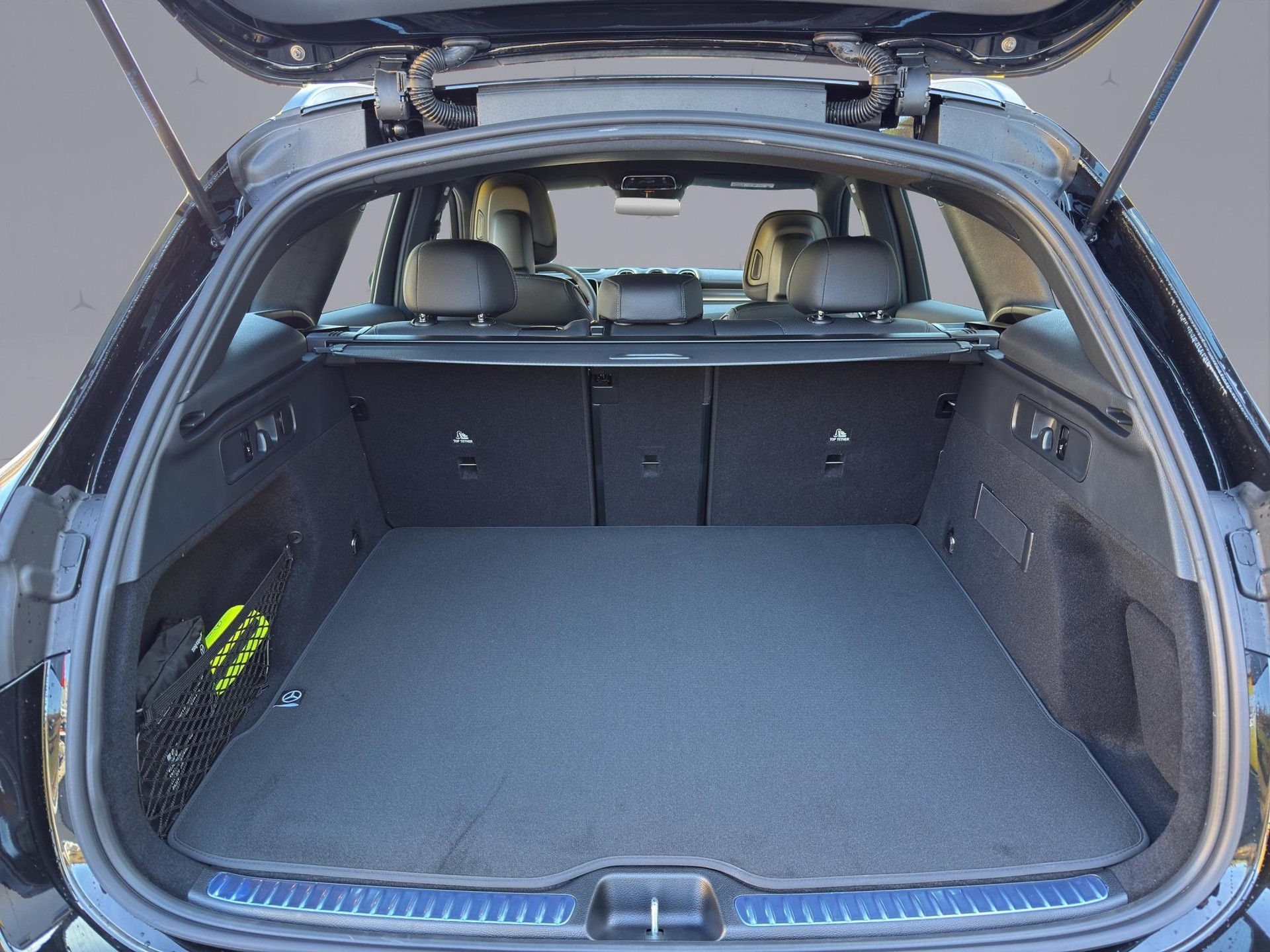 MERCEDES-BENZ GLC 200 AMG Line 4matic-image-19