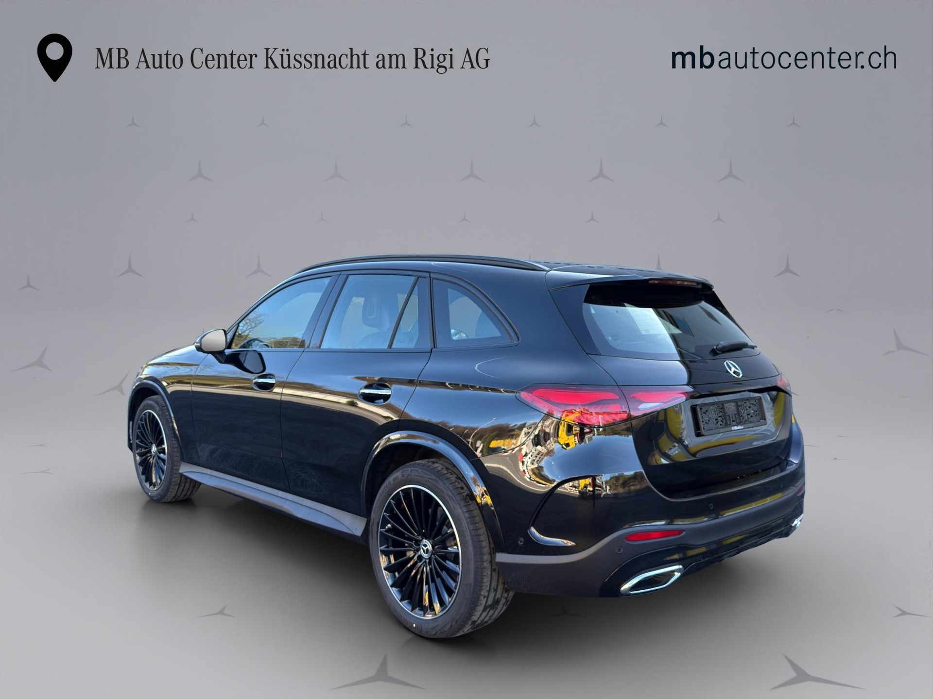MERCEDES-BENZ GLC 200 AMG Line 4matic-image-5
