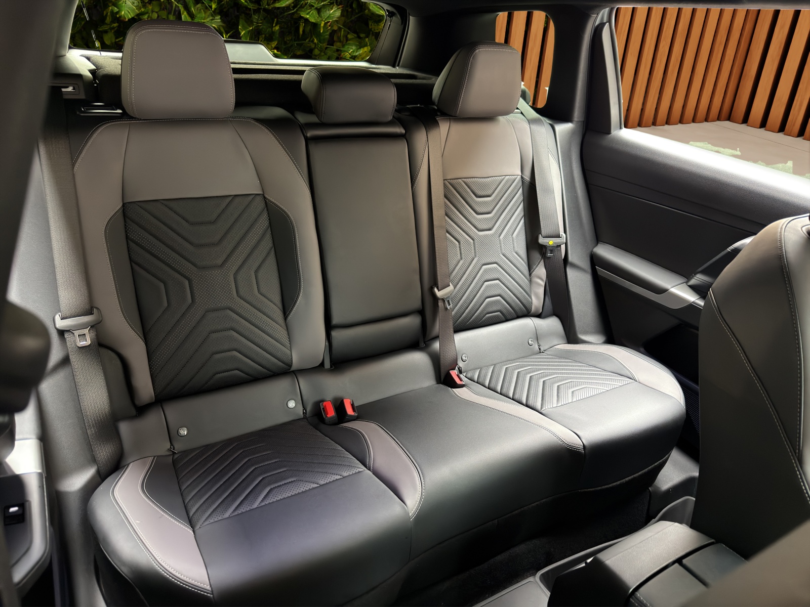 JEEP Compass 1.2 T e-Hybrid First Edition-image-16