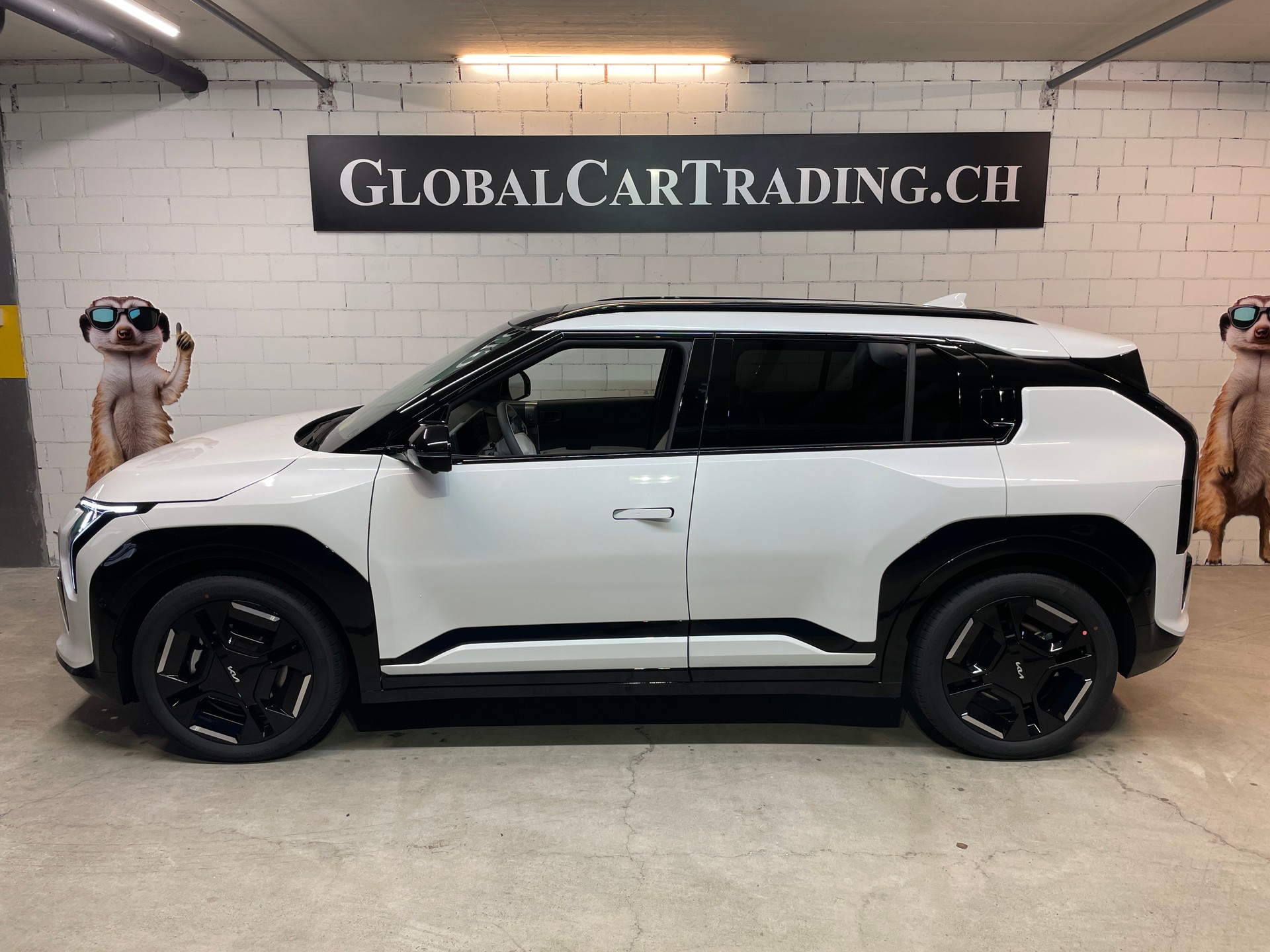 KIA EV3 81,4 kWh GT-Line mit GT-Line Pack und Panoramadach und AHK!-image-2