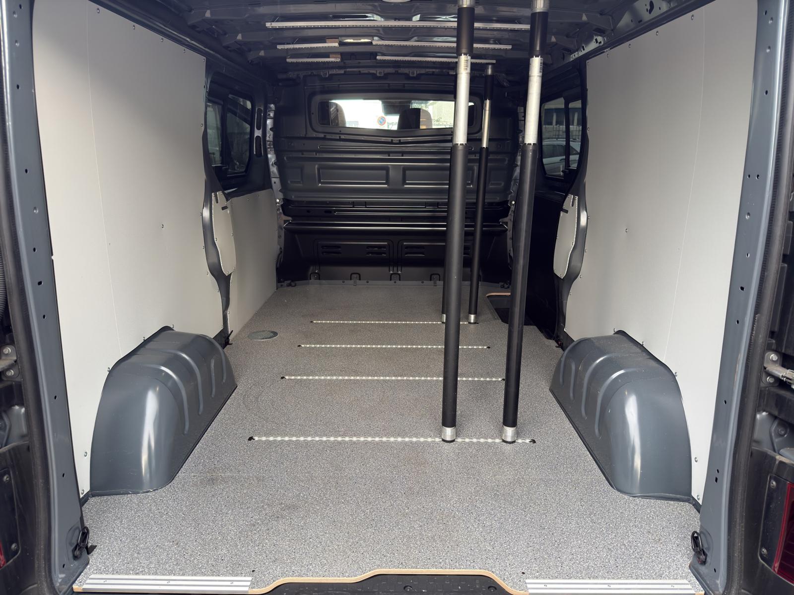 RENAULT Trafic 2.0 Blue dCi 150 Advance L2H1 EDC EN-image-9