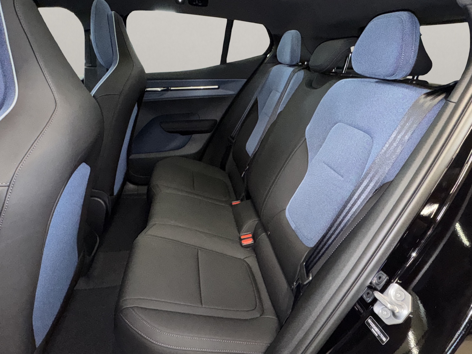 VOLVO EX30 E60 Twin Ultra Performance AWD-image-10