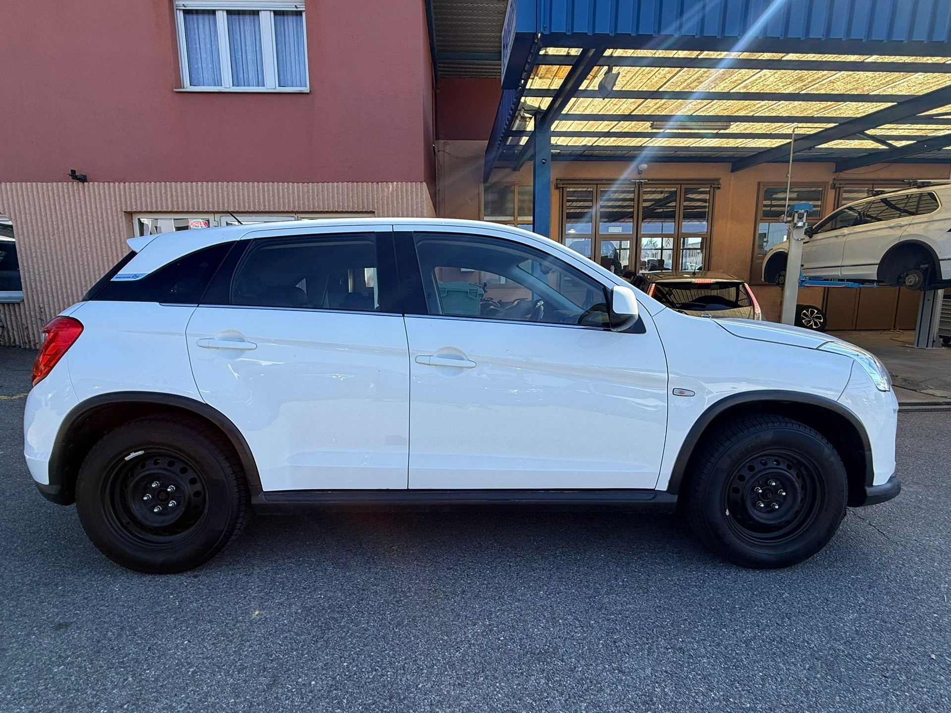 CITROEN C4 Aircross 1.6 HDi Attraction 4WD-image-1
