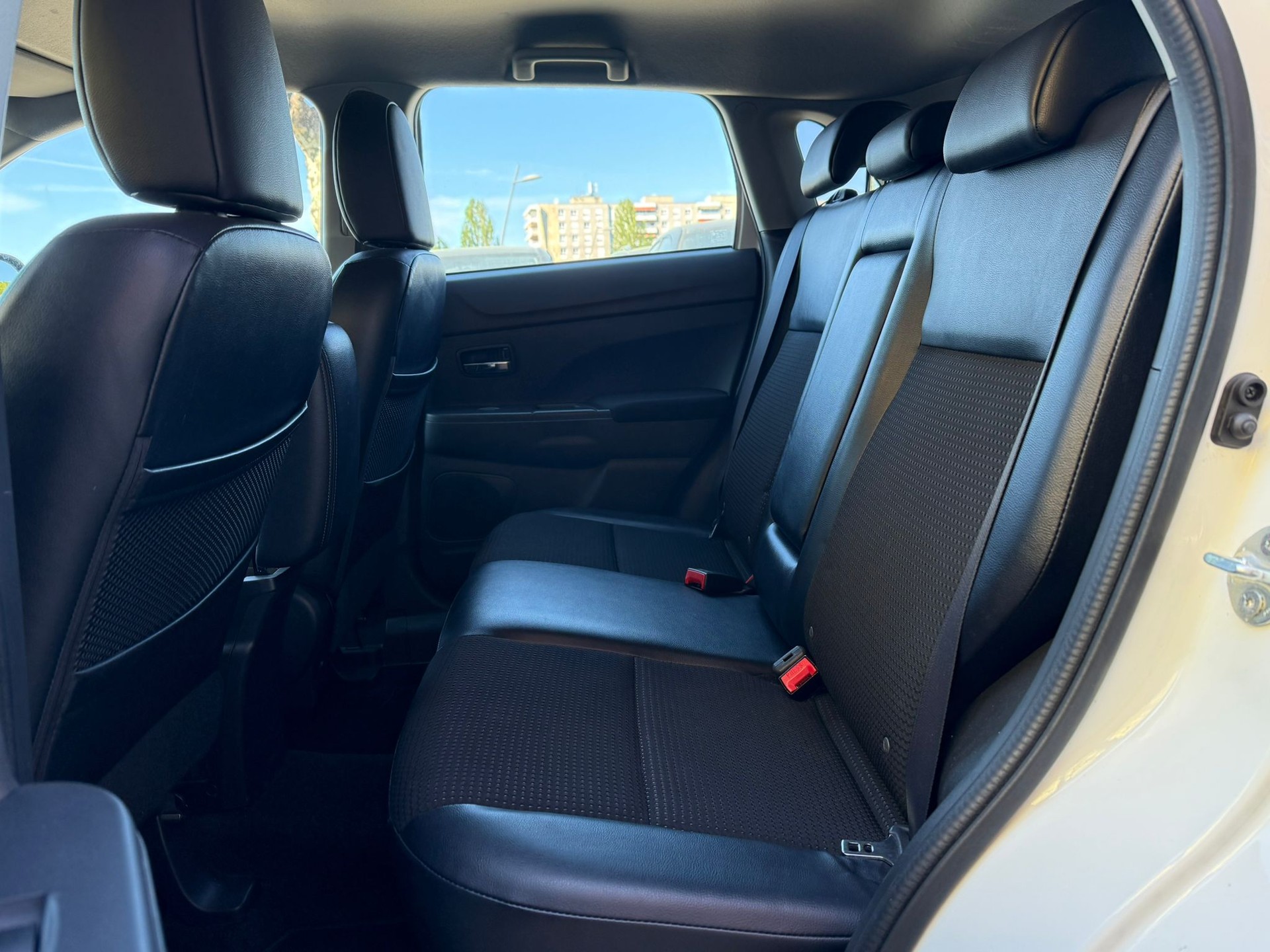 CITROEN C4 Aircross 1.6 HDi Attraction 4WD-image-10