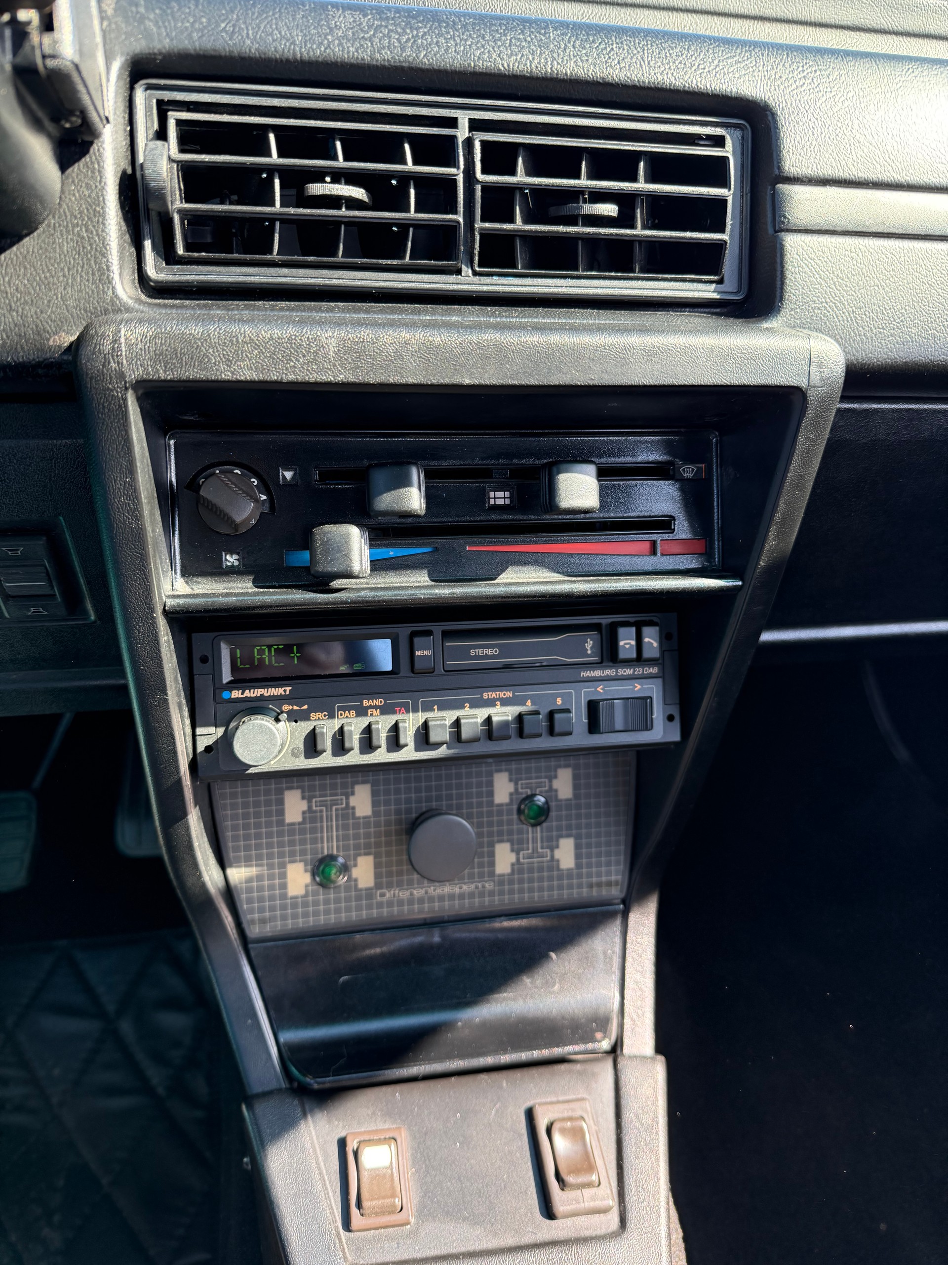 AUDI quattro Turbo-image-10