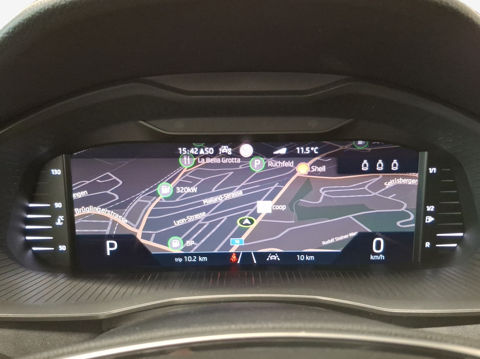 SKODA Kamiq 1.5 TSI Dynamic DSG-image-13