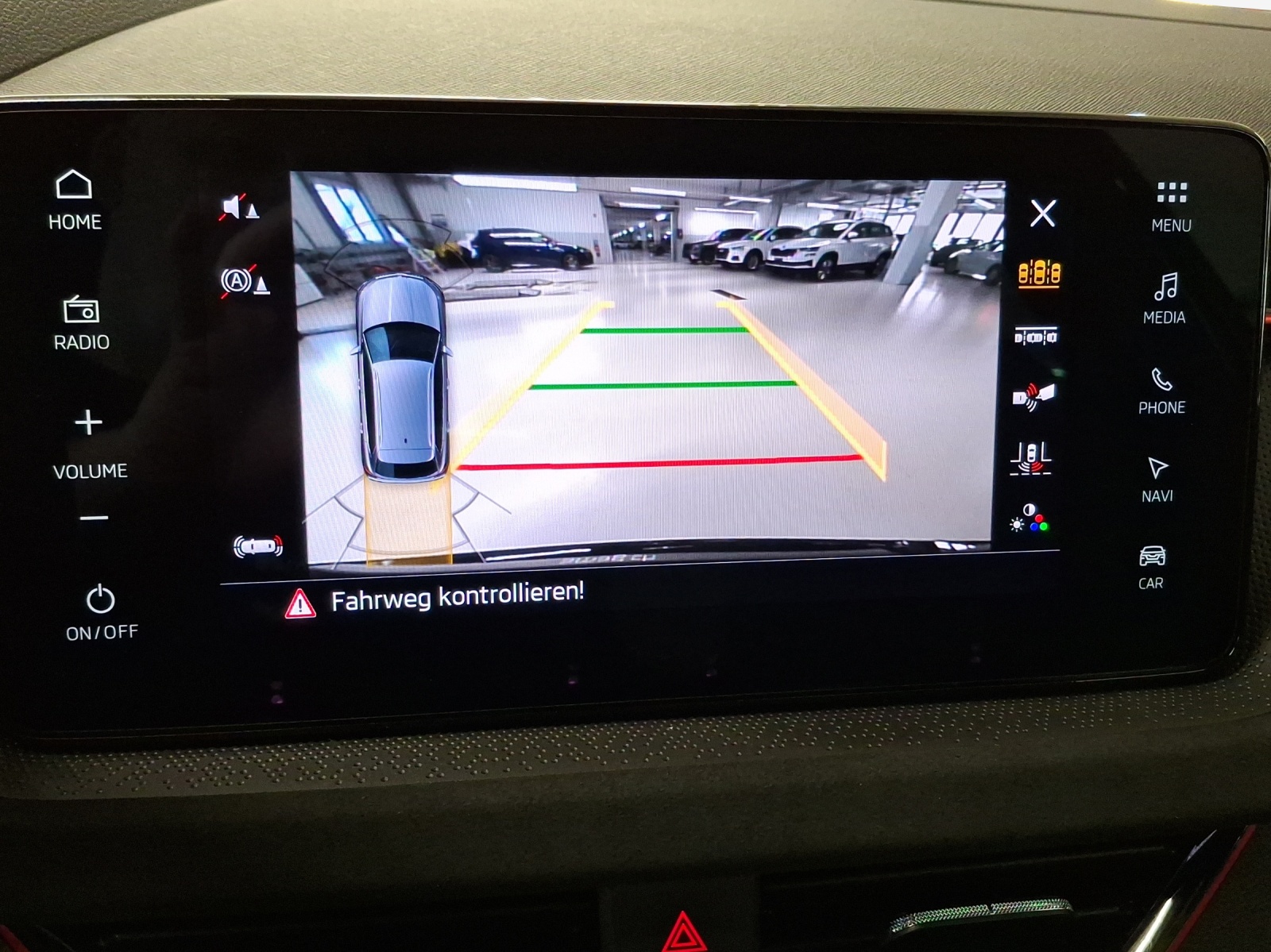SKODA Kamiq 1.5 TSI Dynamic DSG-image-14