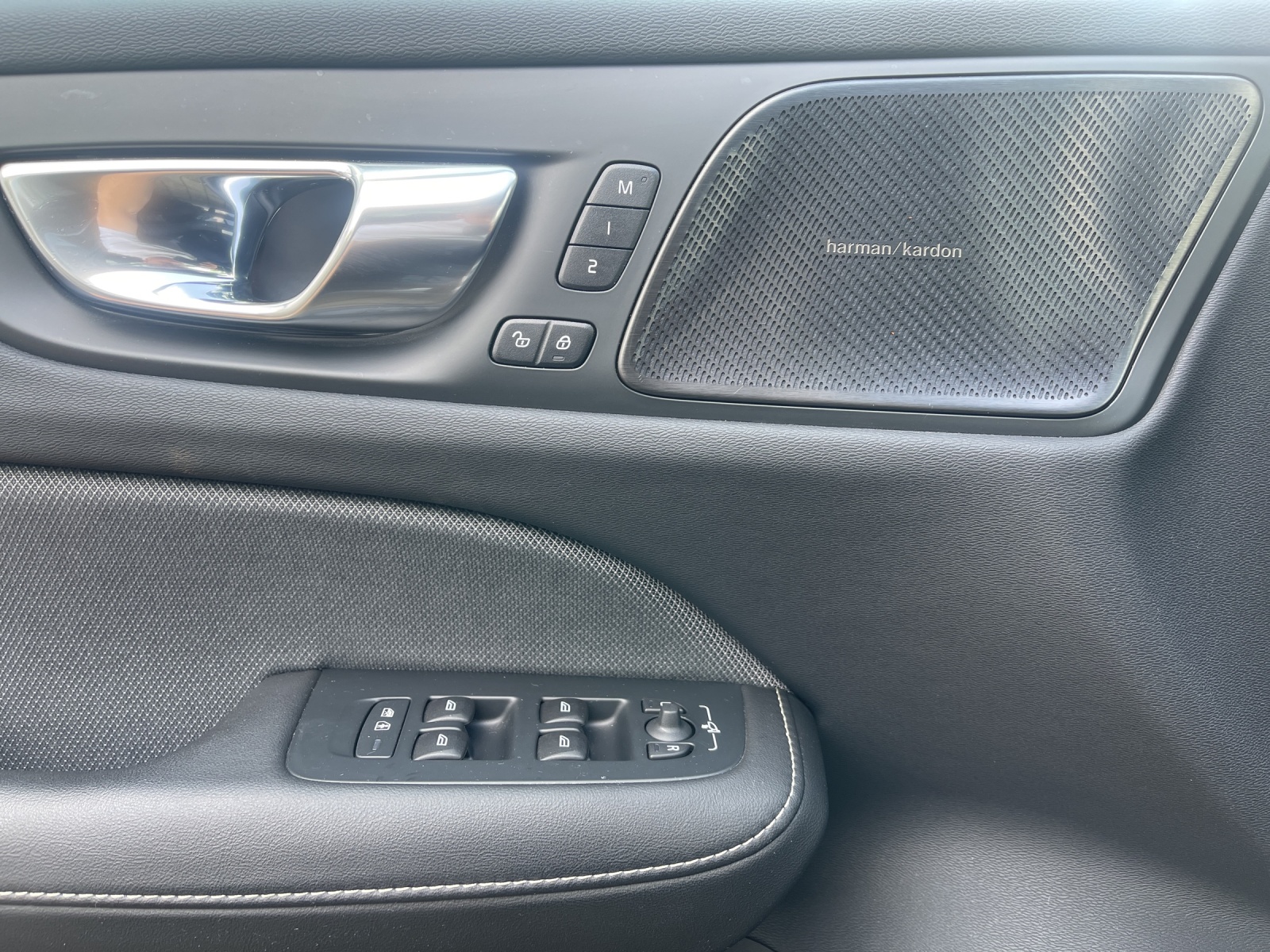 VOLVO V60 2.0 T8 TE Polestar eAWD-image-15