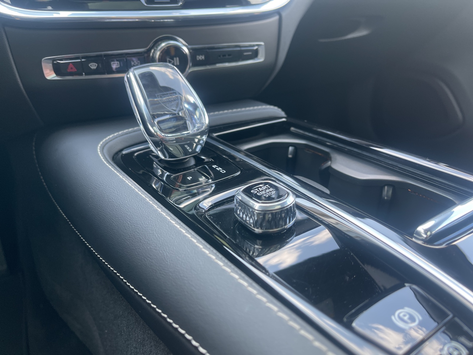 VOLVO V60 2.0 T8 TE Polestar eAWD-image-10
