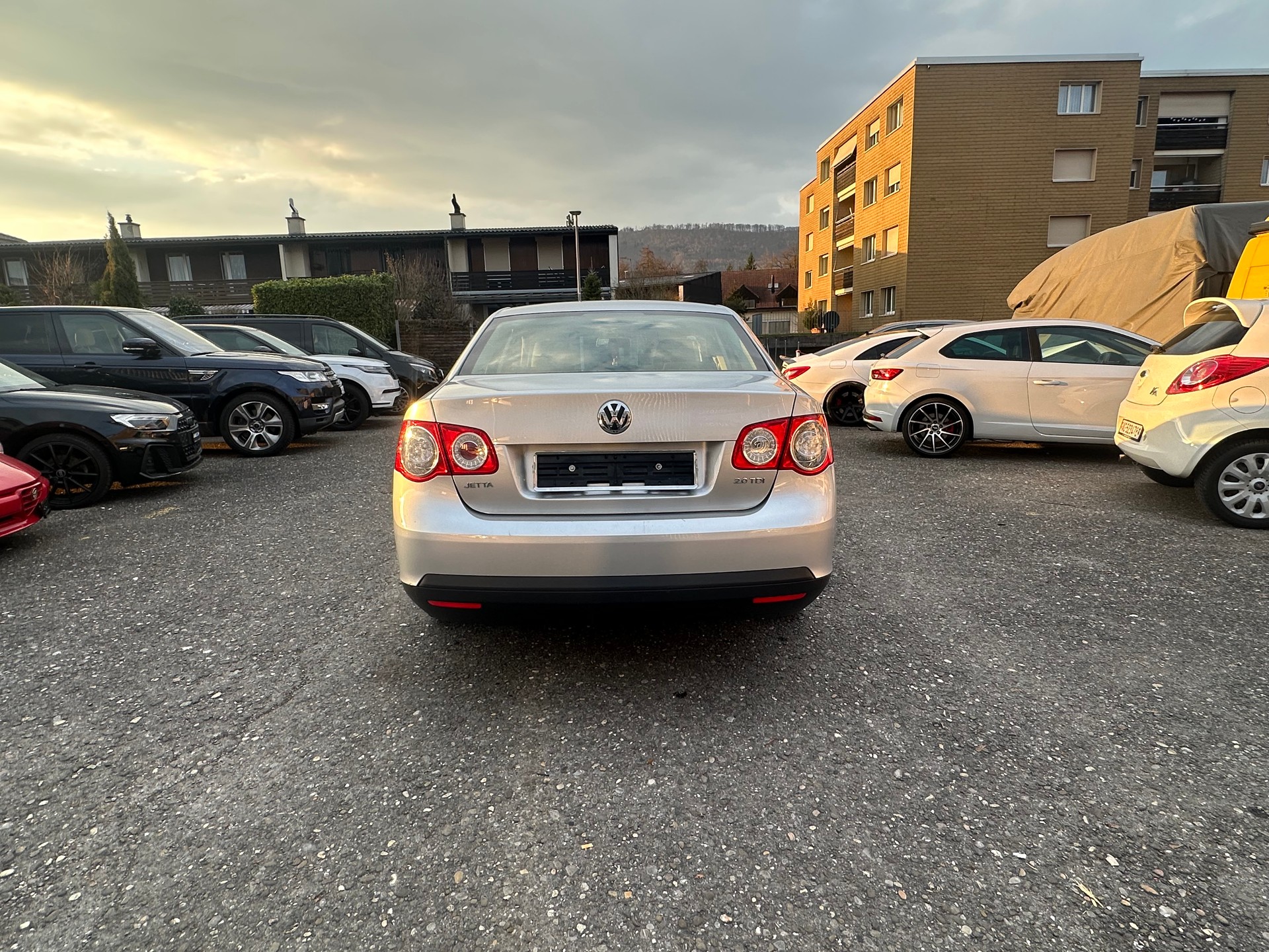 VW JETTA-image-7