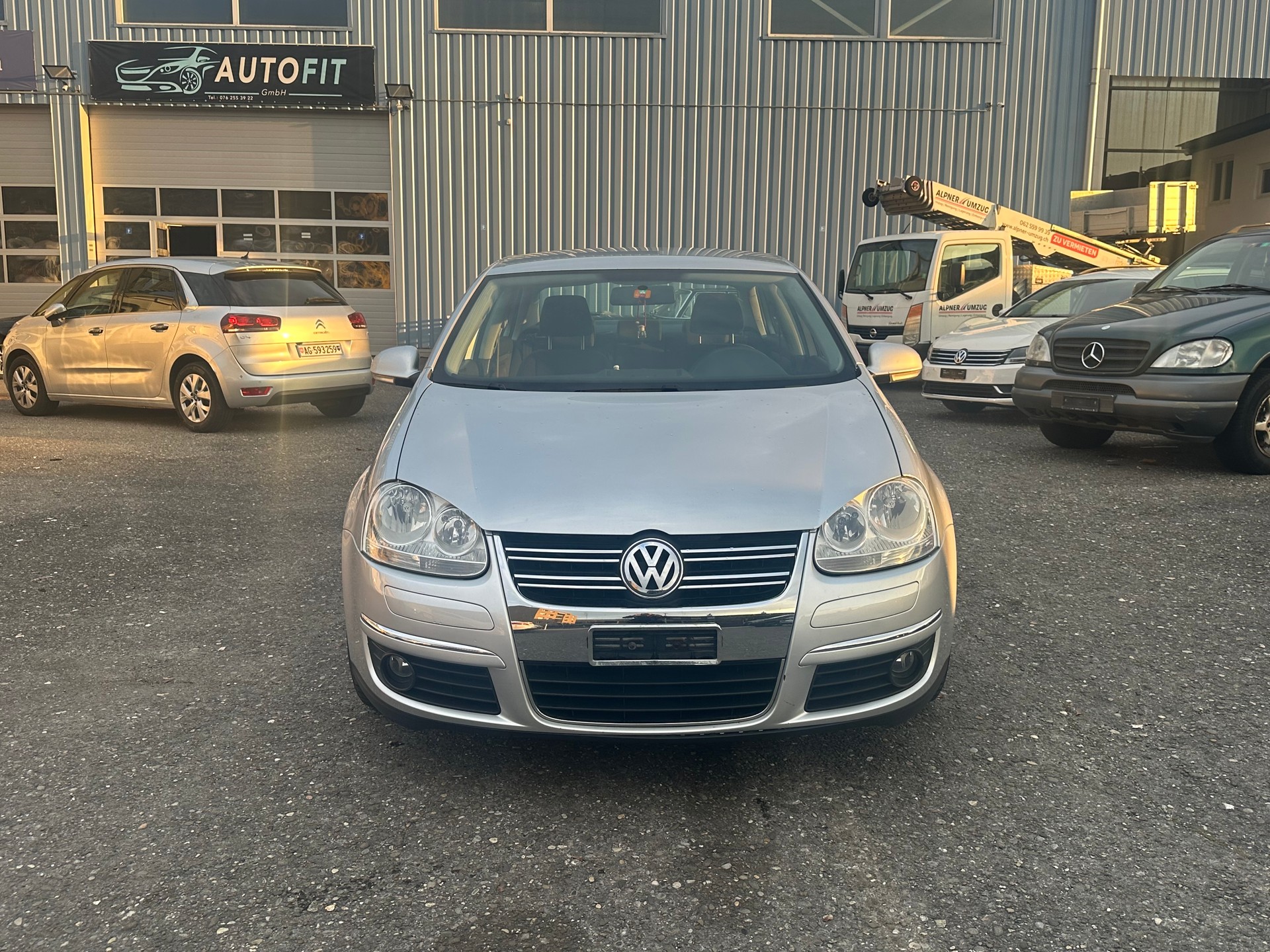 VW JETTA-image-2