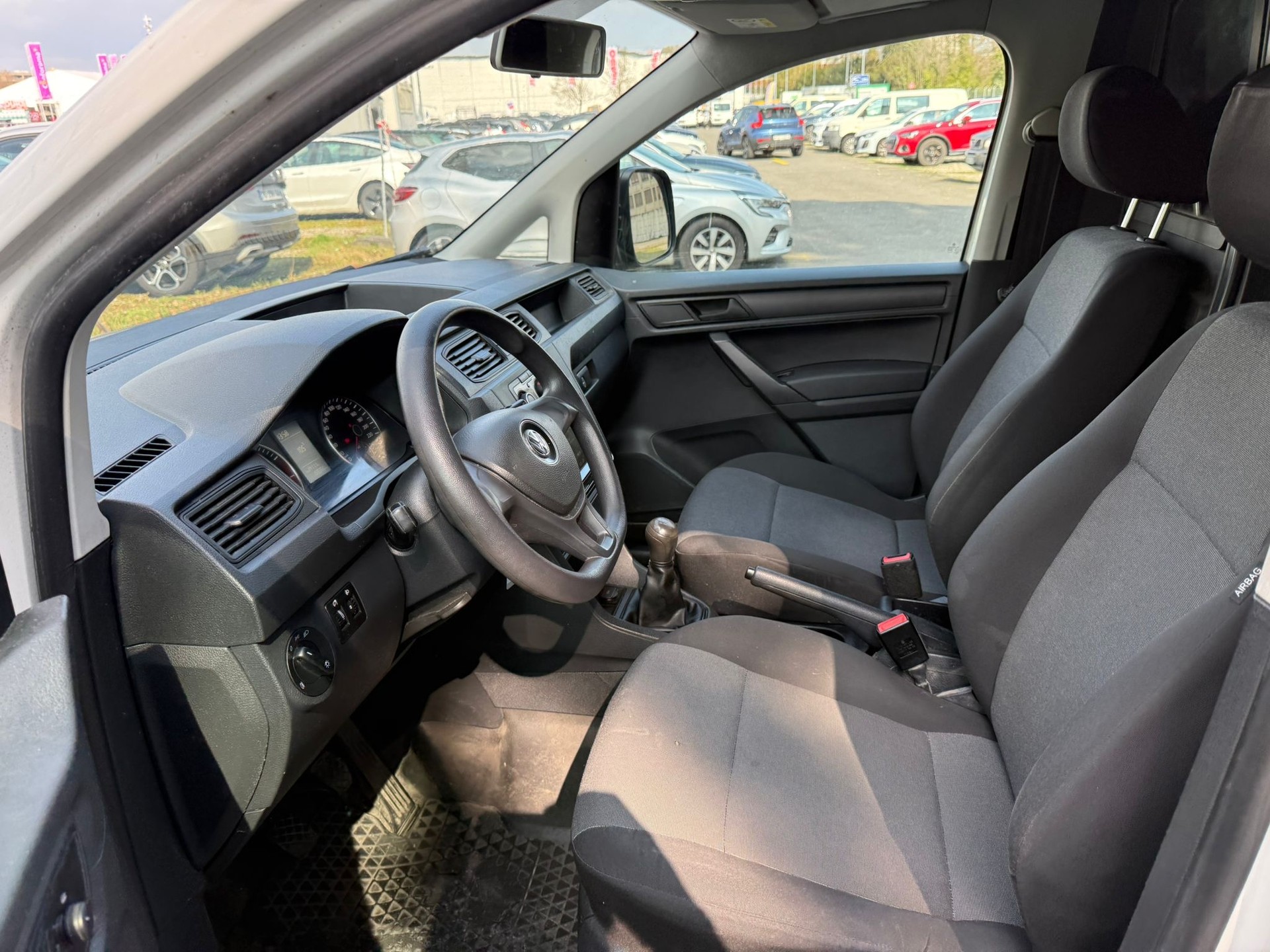 VW Caddy 1.2 TSI Entry BlueMotion Technology-image-7