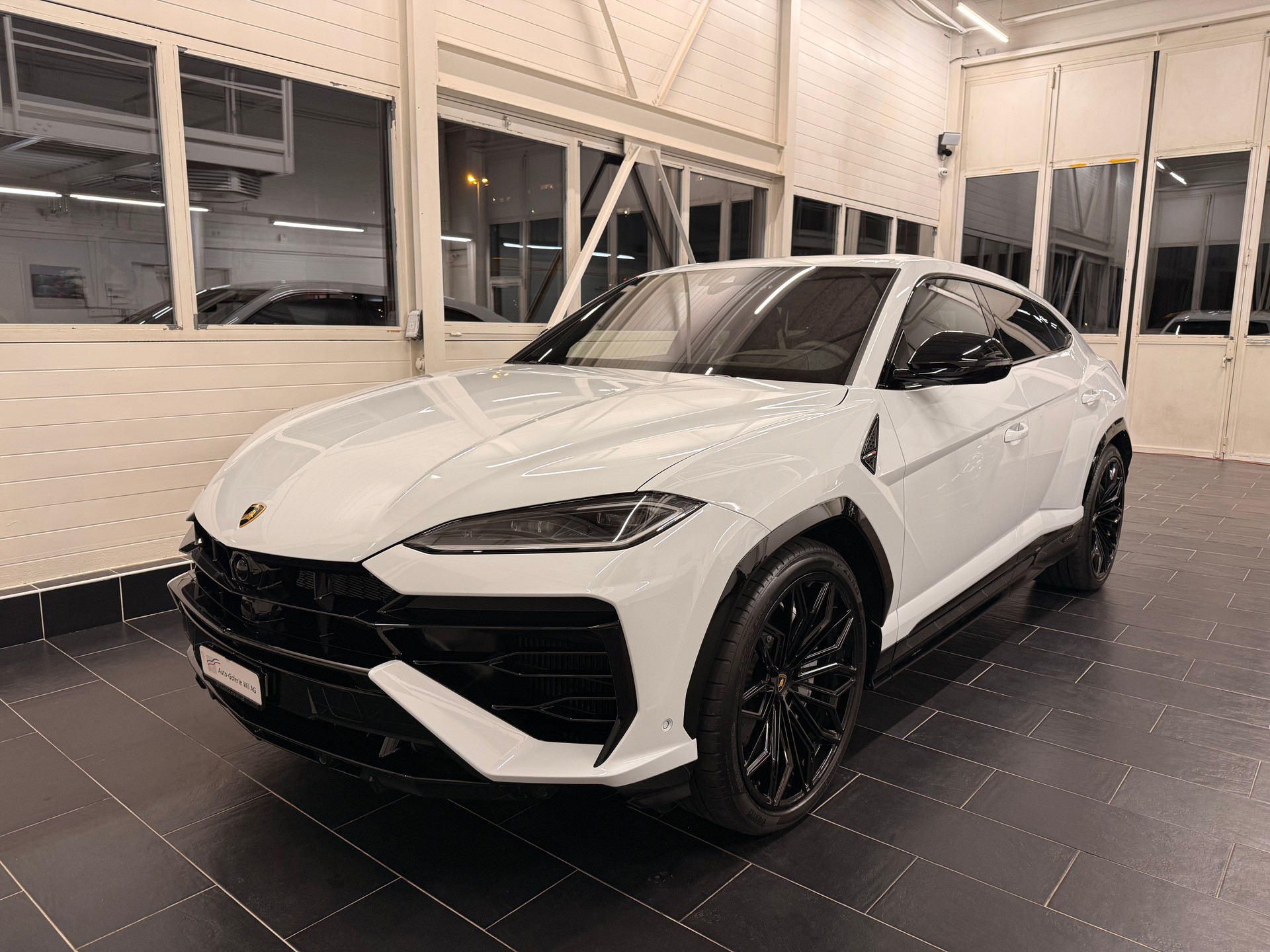 LAMBORGHINI Urus 4.0 SE