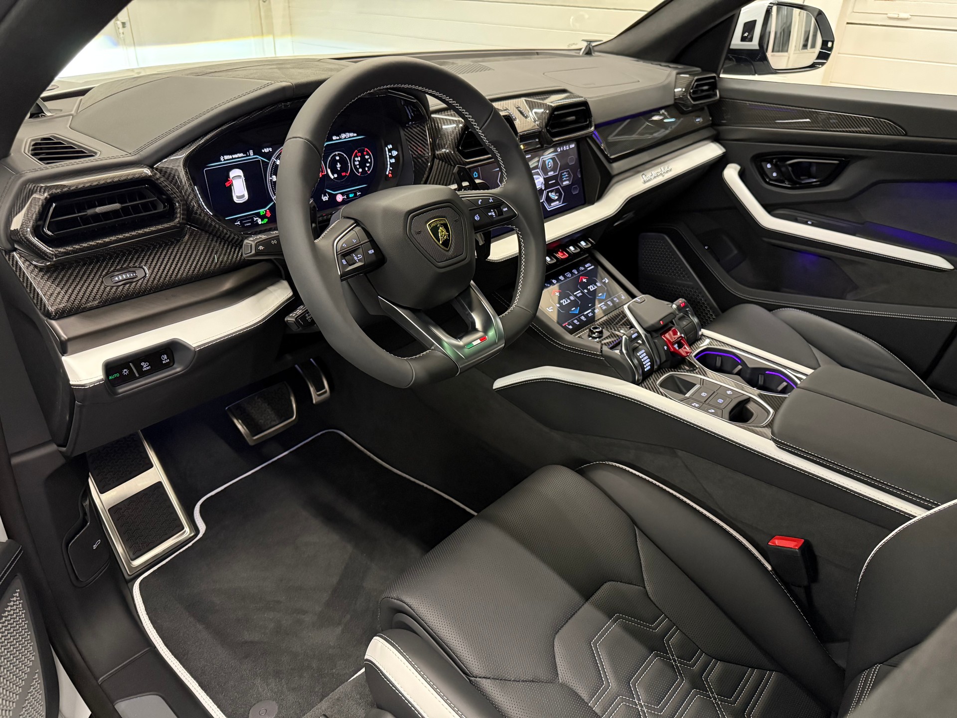 LAMBORGHINI Urus 4.0 SE-image-11