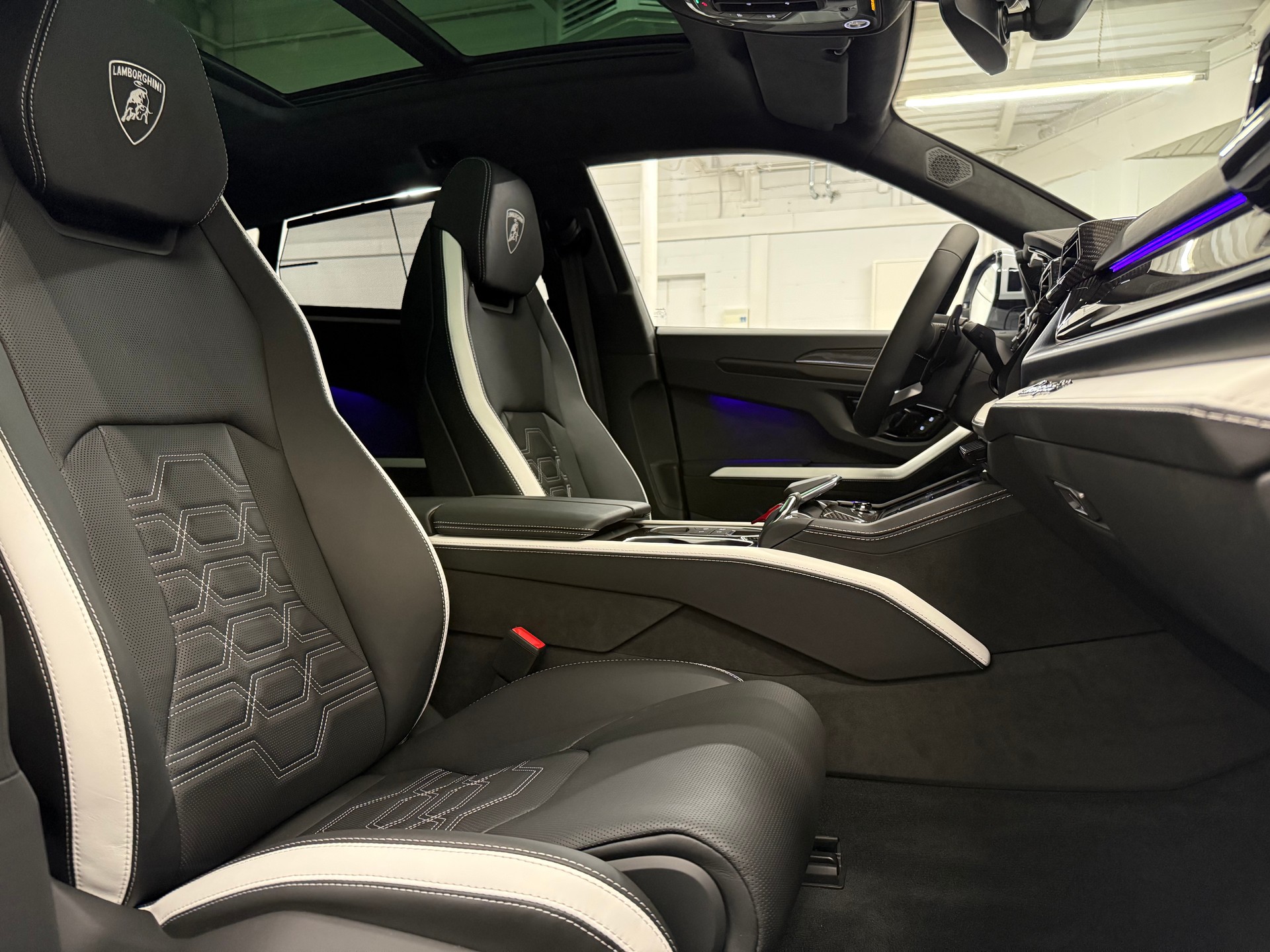 LAMBORGHINI Urus 4.0 SE-image-8