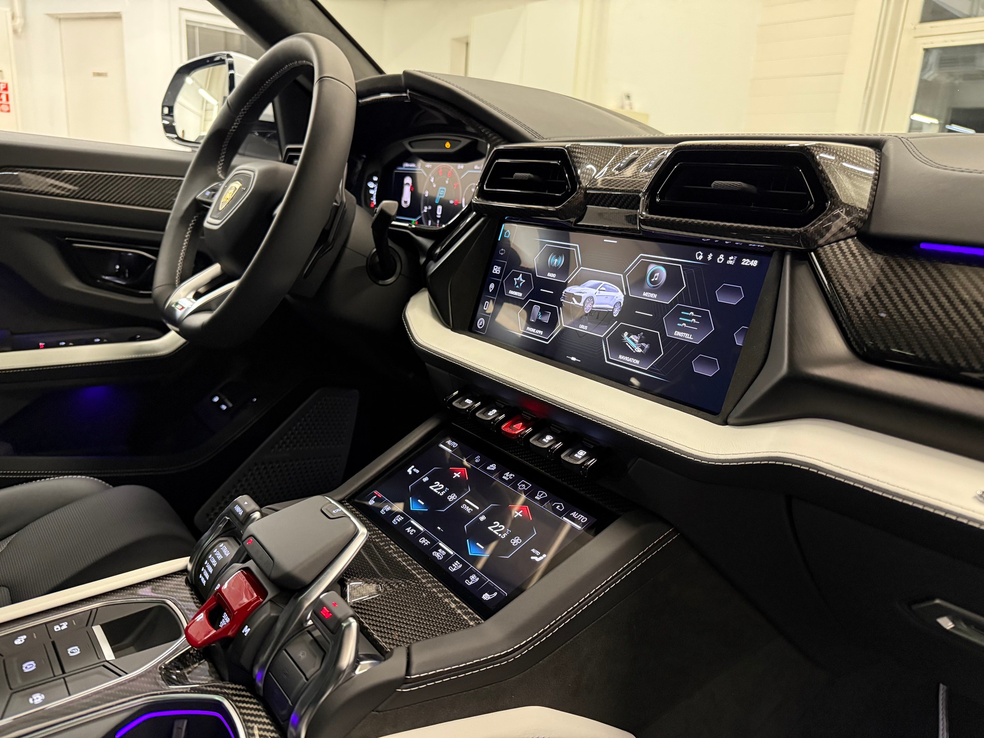 LAMBORGHINI Urus 4.0 SE-image-6