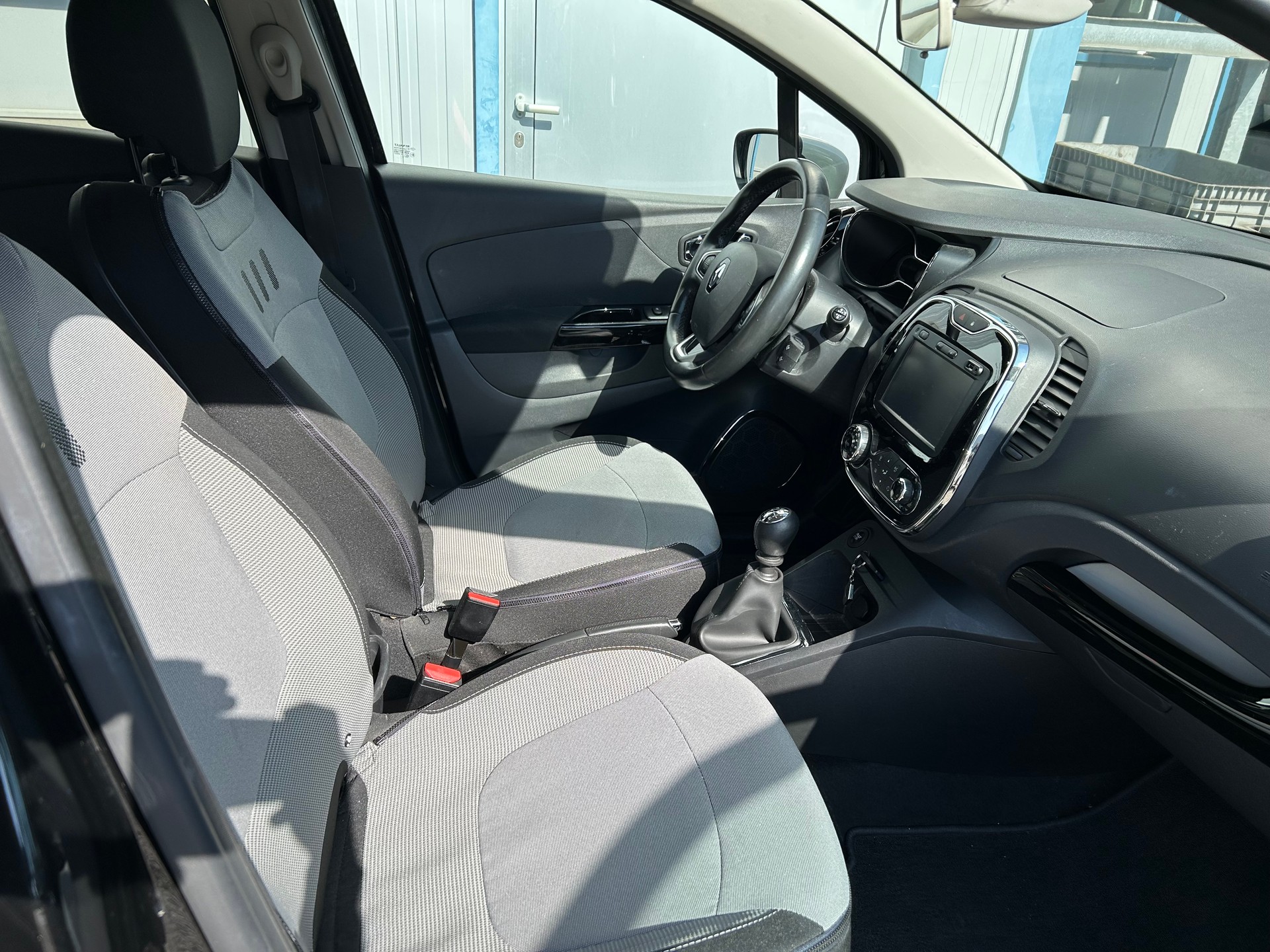 RENAULT Captur 1.2 T 16V Limited-image-7