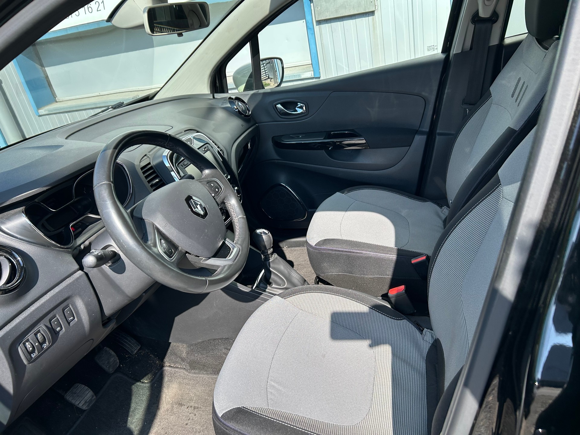 RENAULT Captur 1.2 T 16V Limited-image-4