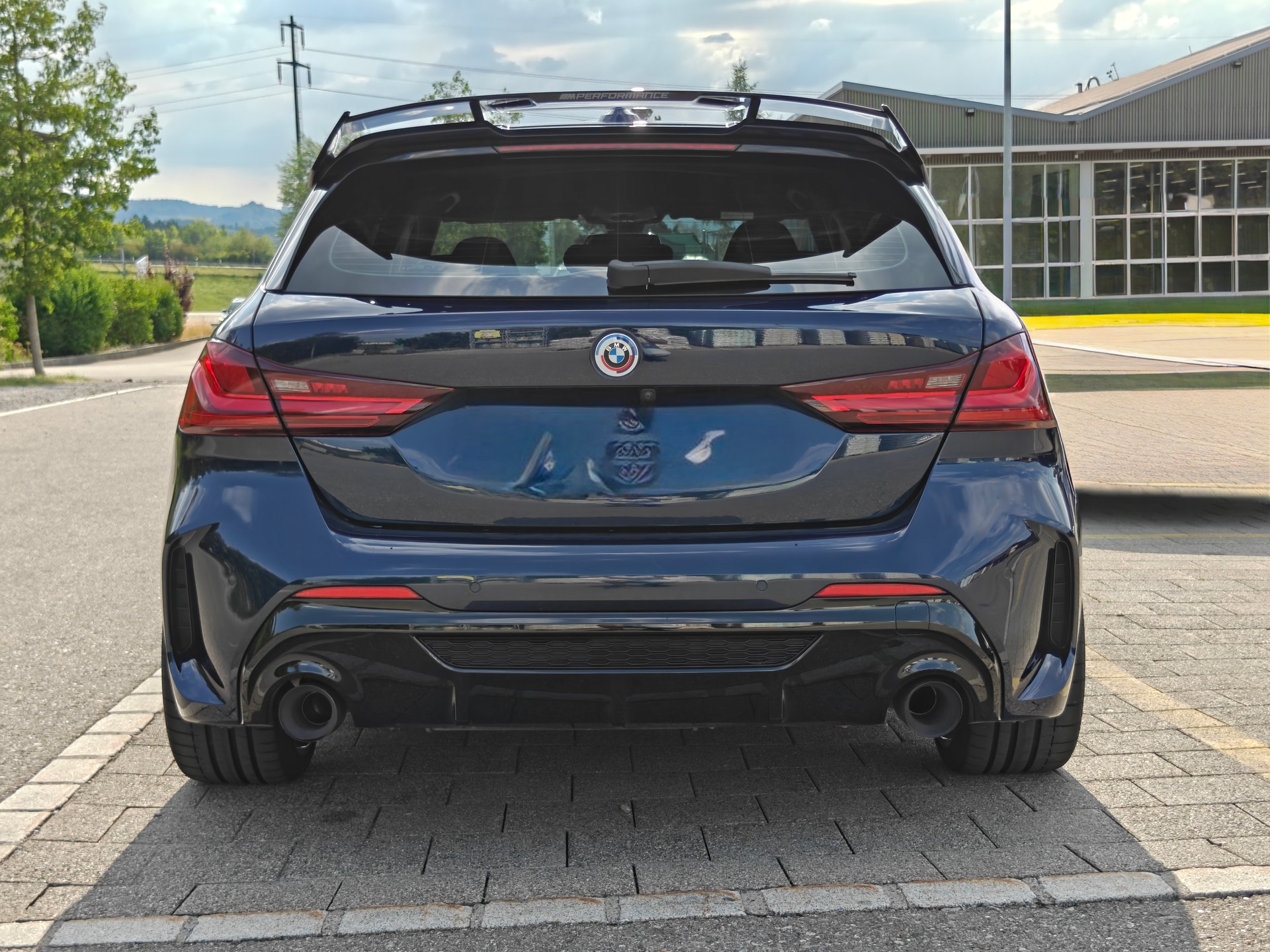 BMW M135i xDrive M Sport Pro Steptronic-image-4