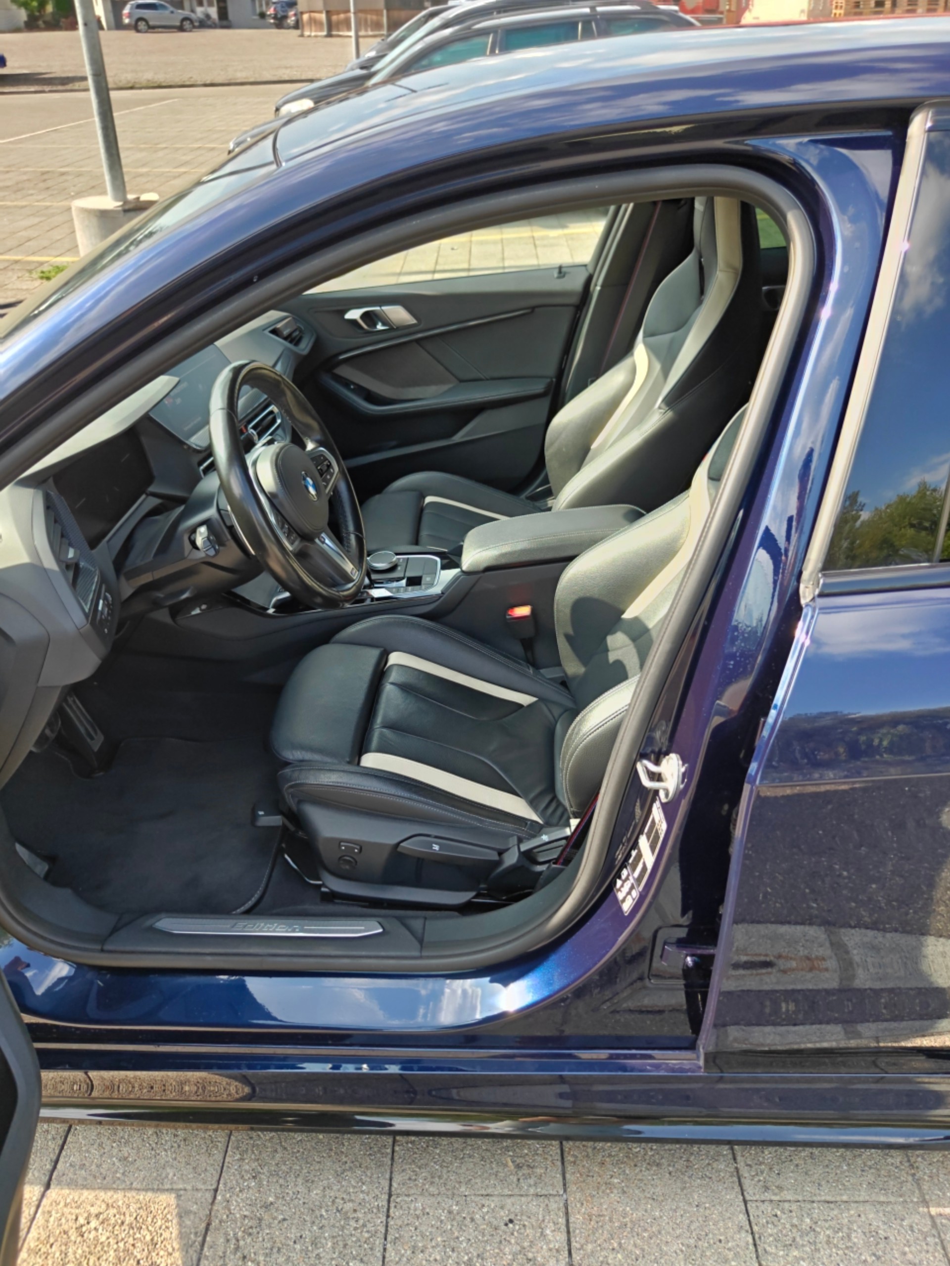 BMW M135i xDrive M Sport Pro Steptronic-image-7