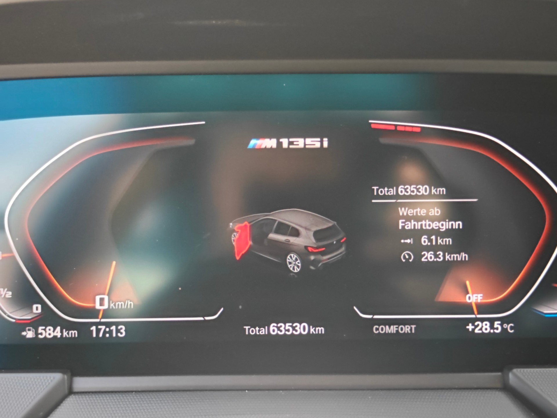 BMW M135i xDrive M Sport Pro Steptronic-image-10