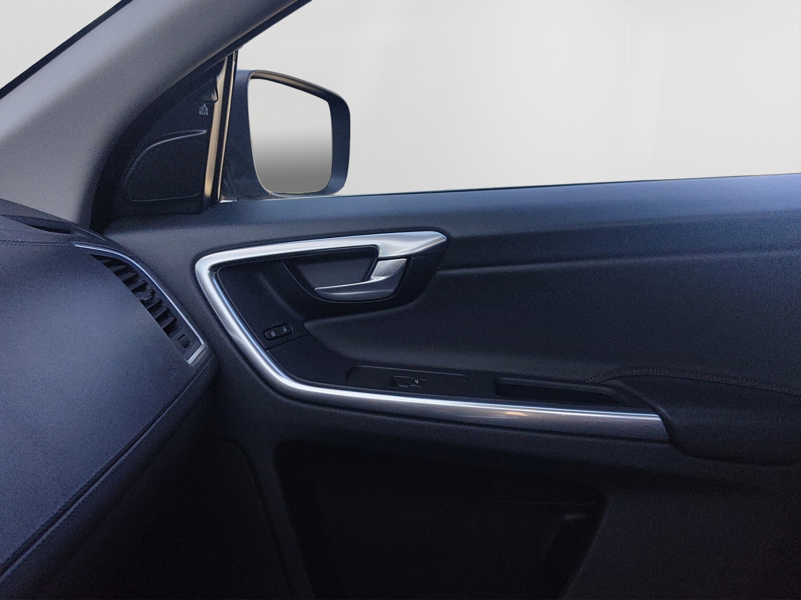 VOLVO XC60 2.4 D5 Summum AWD S/S-image-14