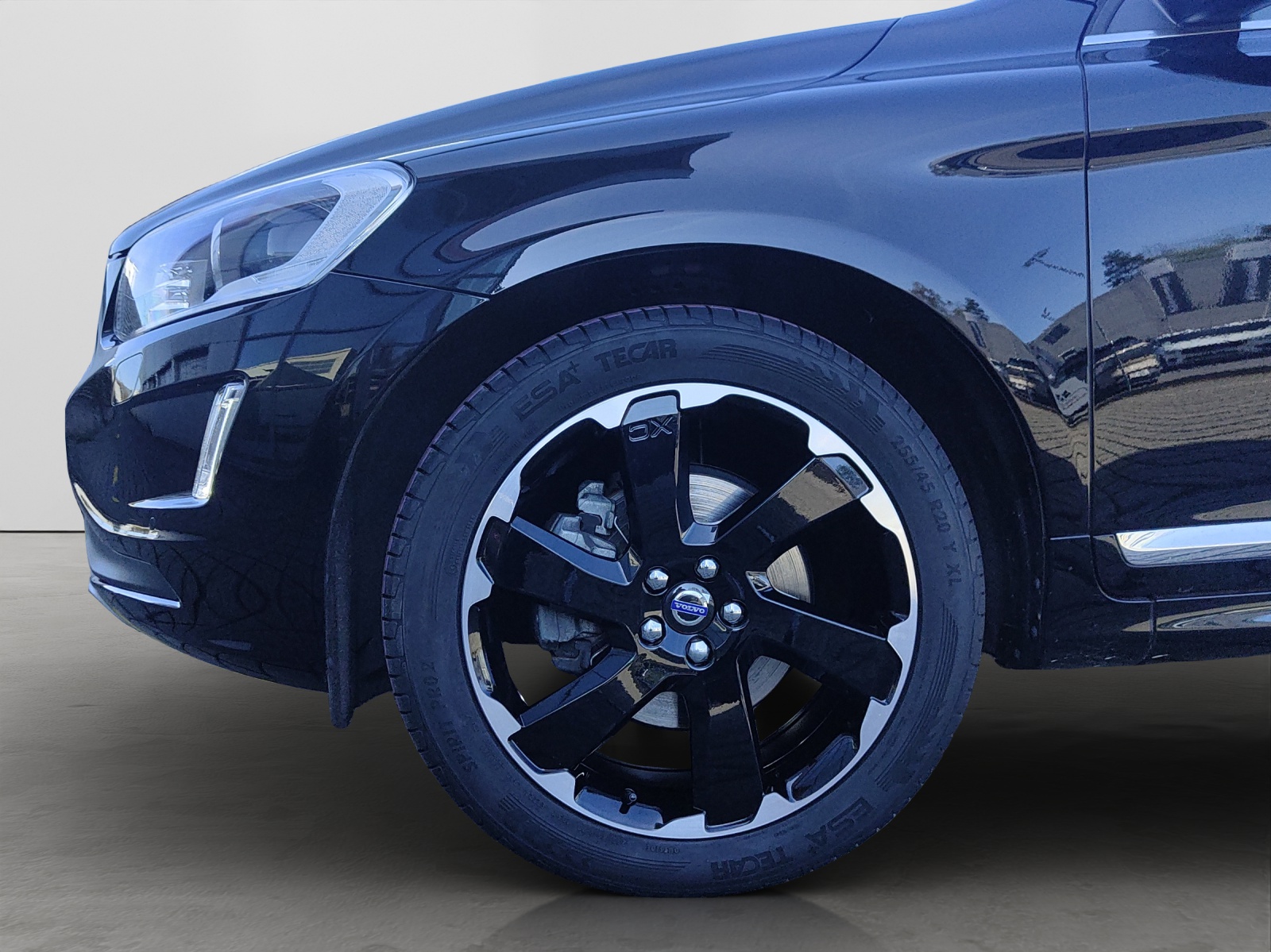 VOLVO XC60 2.4 D5 Summum AWD S/S-image-15