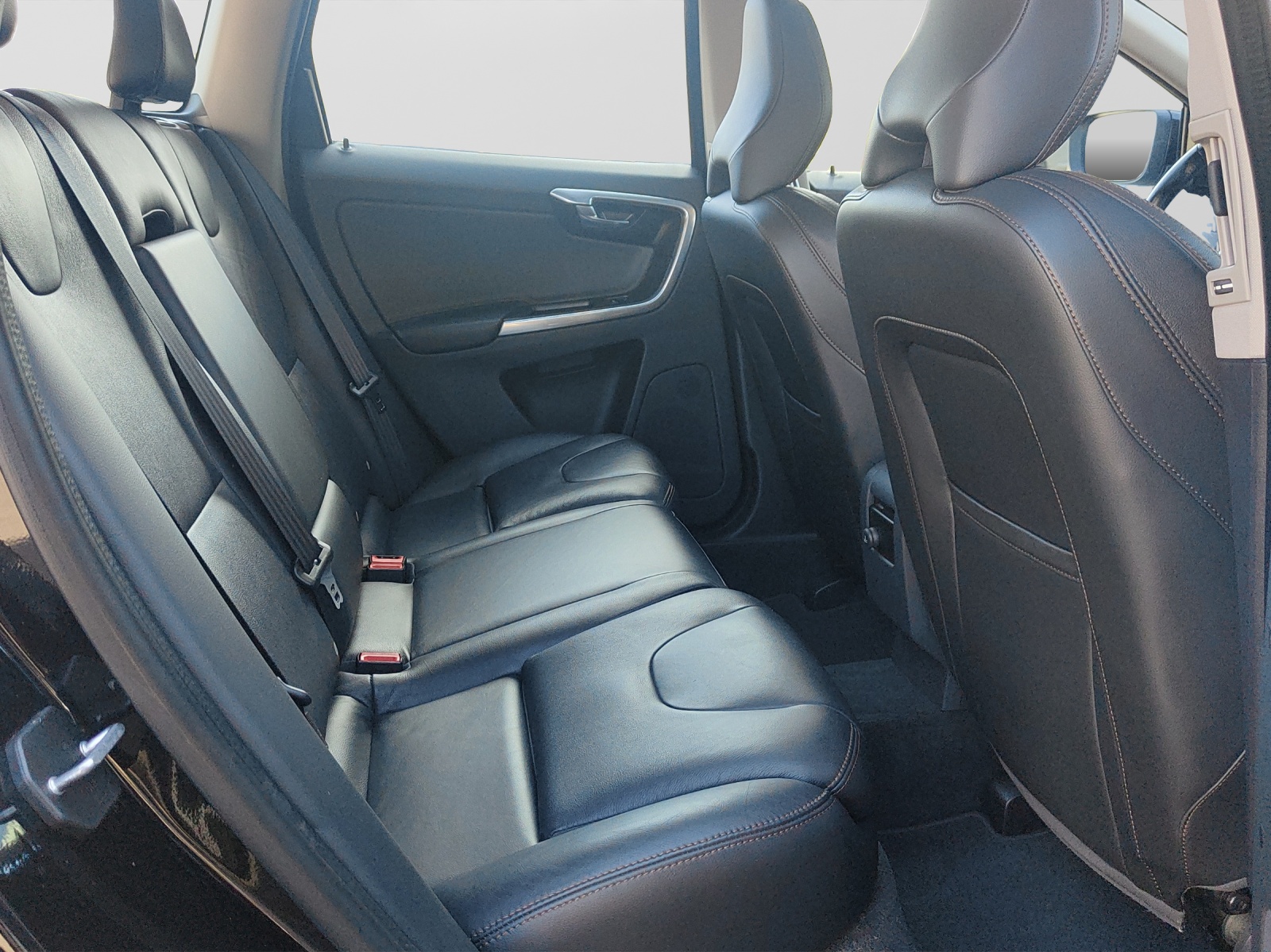 VOLVO XC60 2.4 D5 Summum AWD S/S-image-7