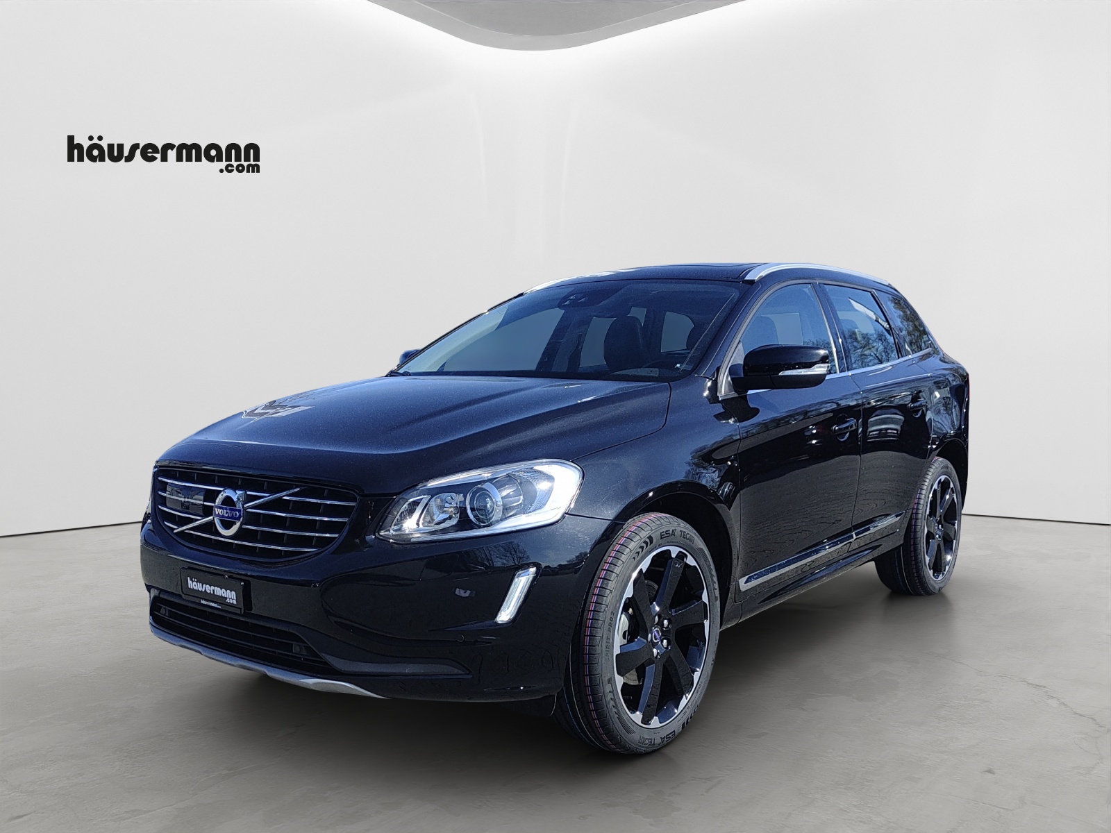 VOLVO XC60 2.4 D5 Summum AWD S/S-image-0