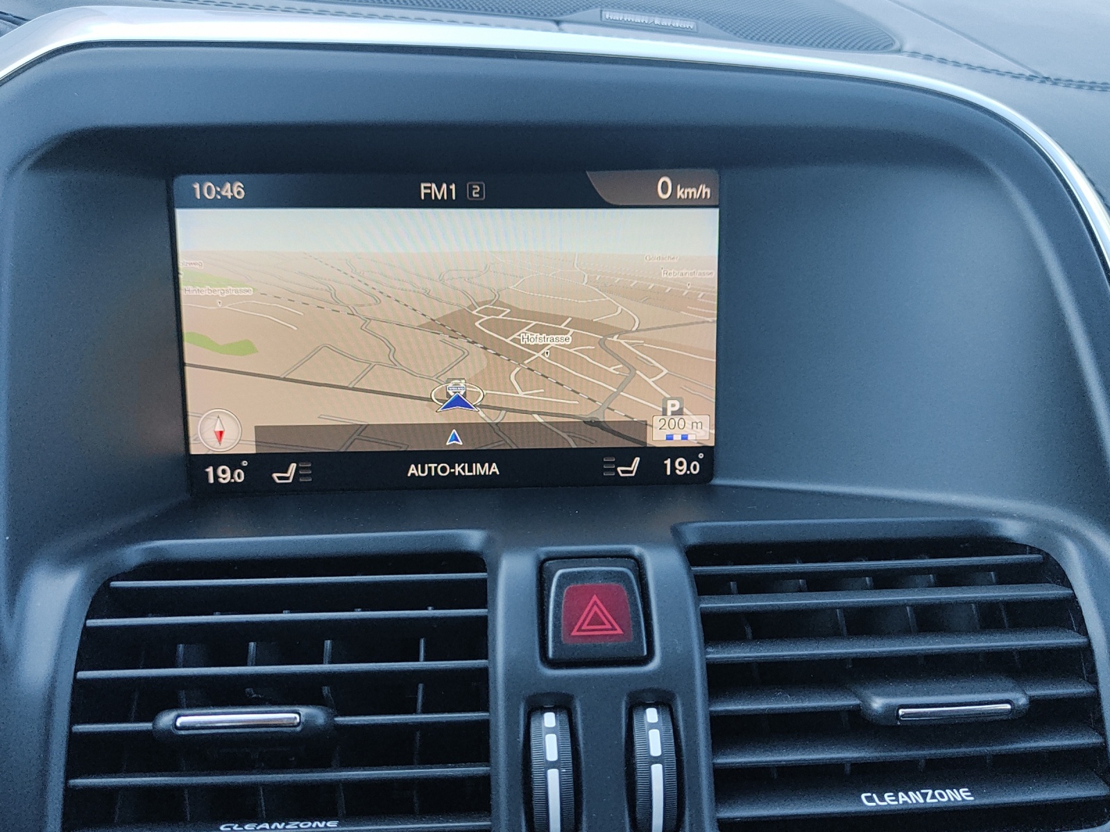 VOLVO XC60 2.4 D5 Summum AWD S/S-image-11