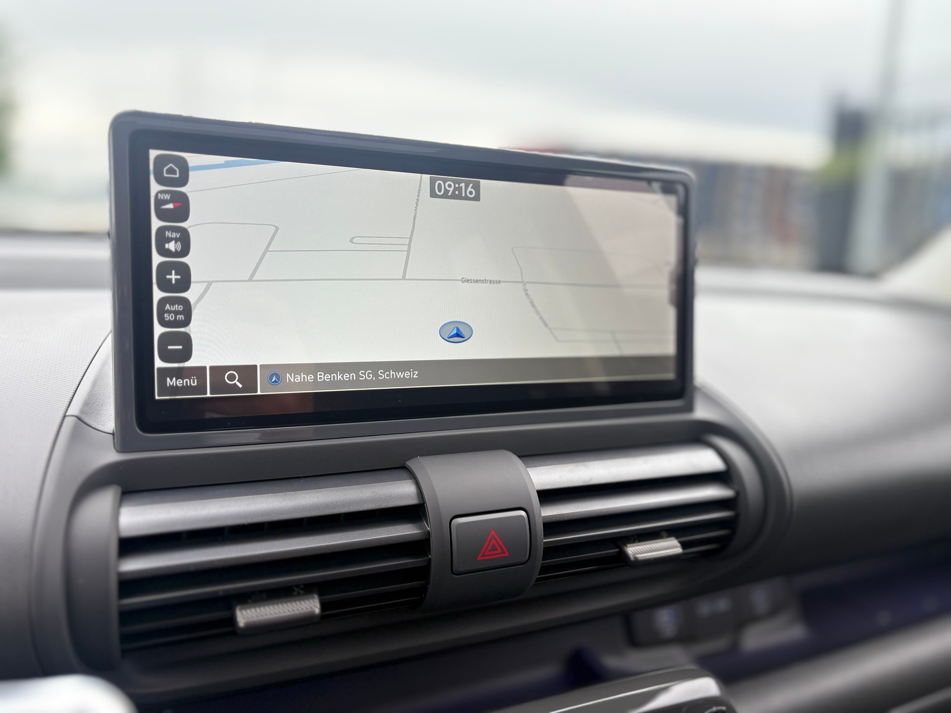 HYUNDAI Inster 49kWh Vertex Cross-image-12