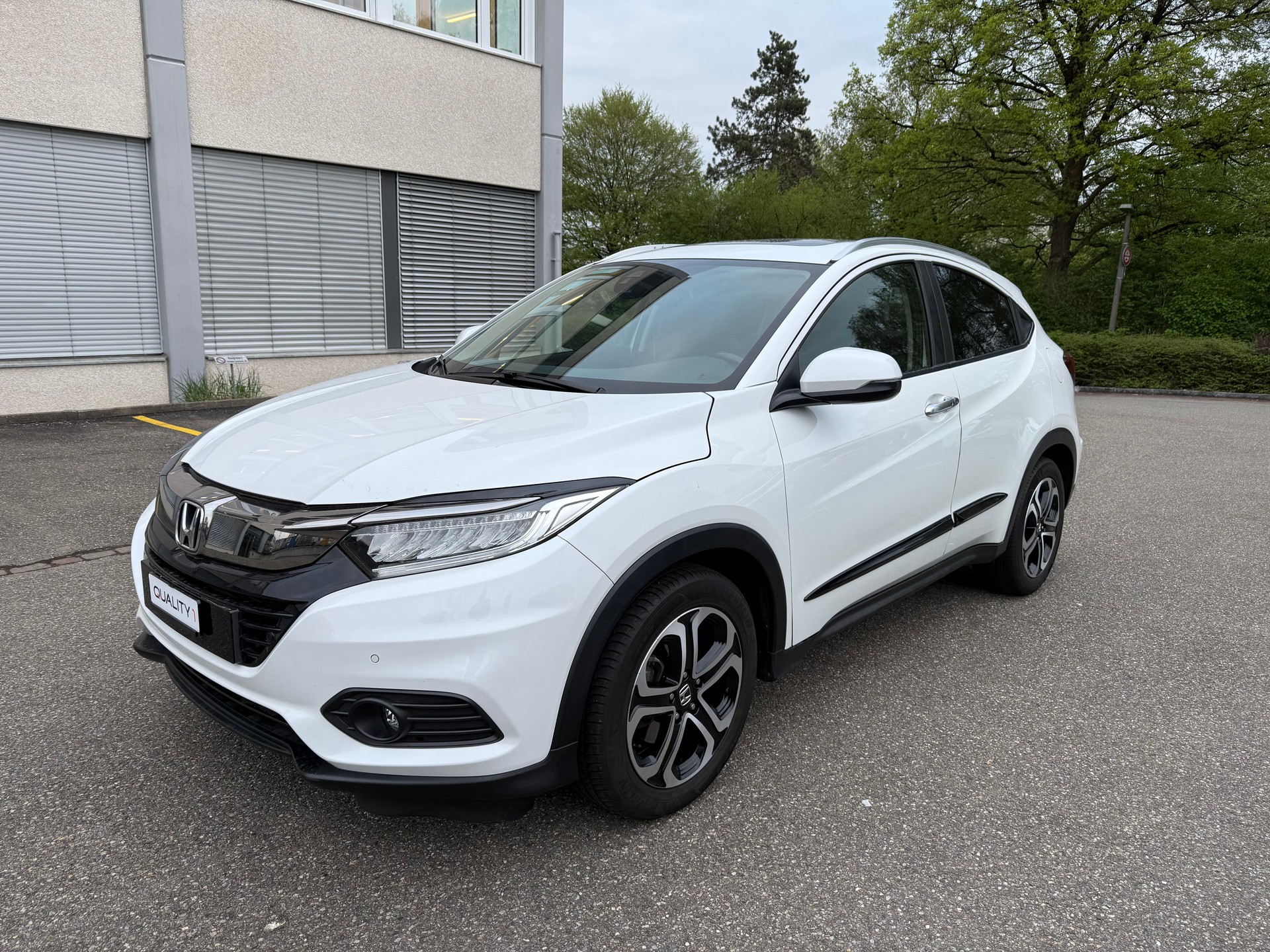HONDA HR-V 1.5i-VTEC Executive CVT-image-0