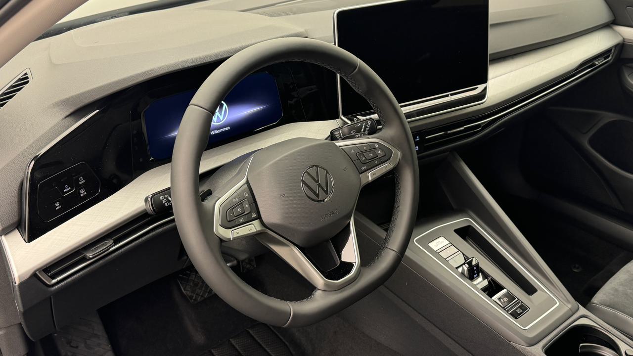 VW Golf VIII 1.5 TSI PHEV Limited-image-6