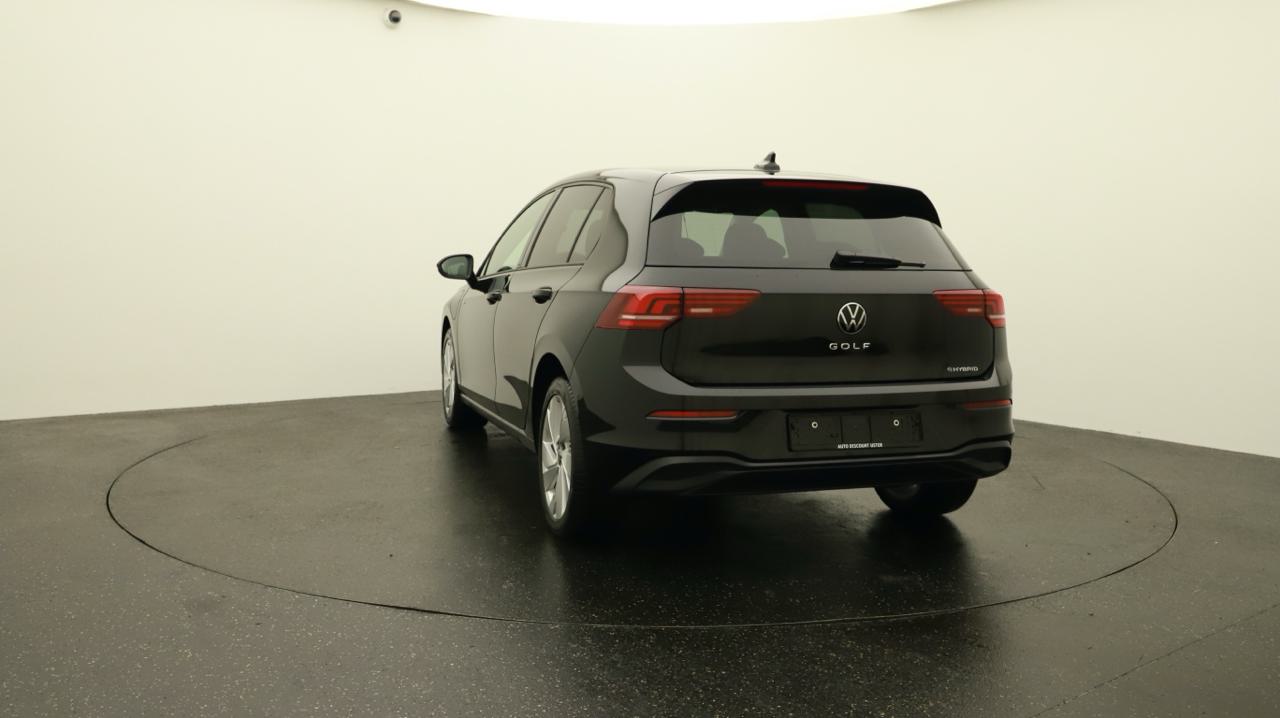 VW Golf VIII 1.5 TSI PHEV Limited-image-3