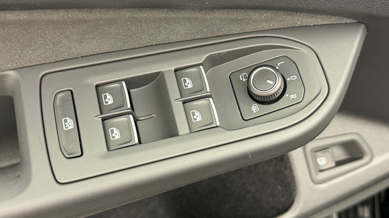 VW Golf VIII 1.5 TSI PHEV Limited-image-8
