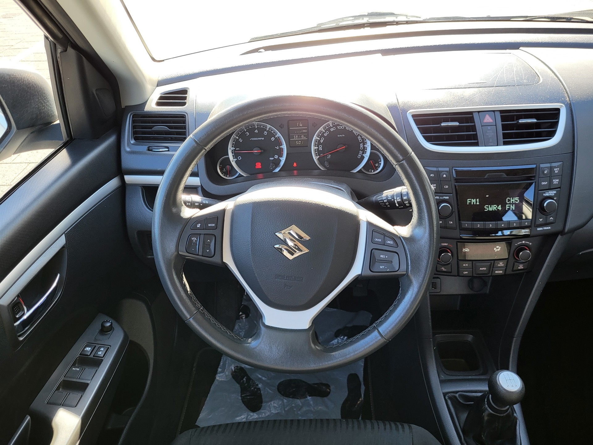 SUZUKI Swift 1.2i 16V GL Top-image-7