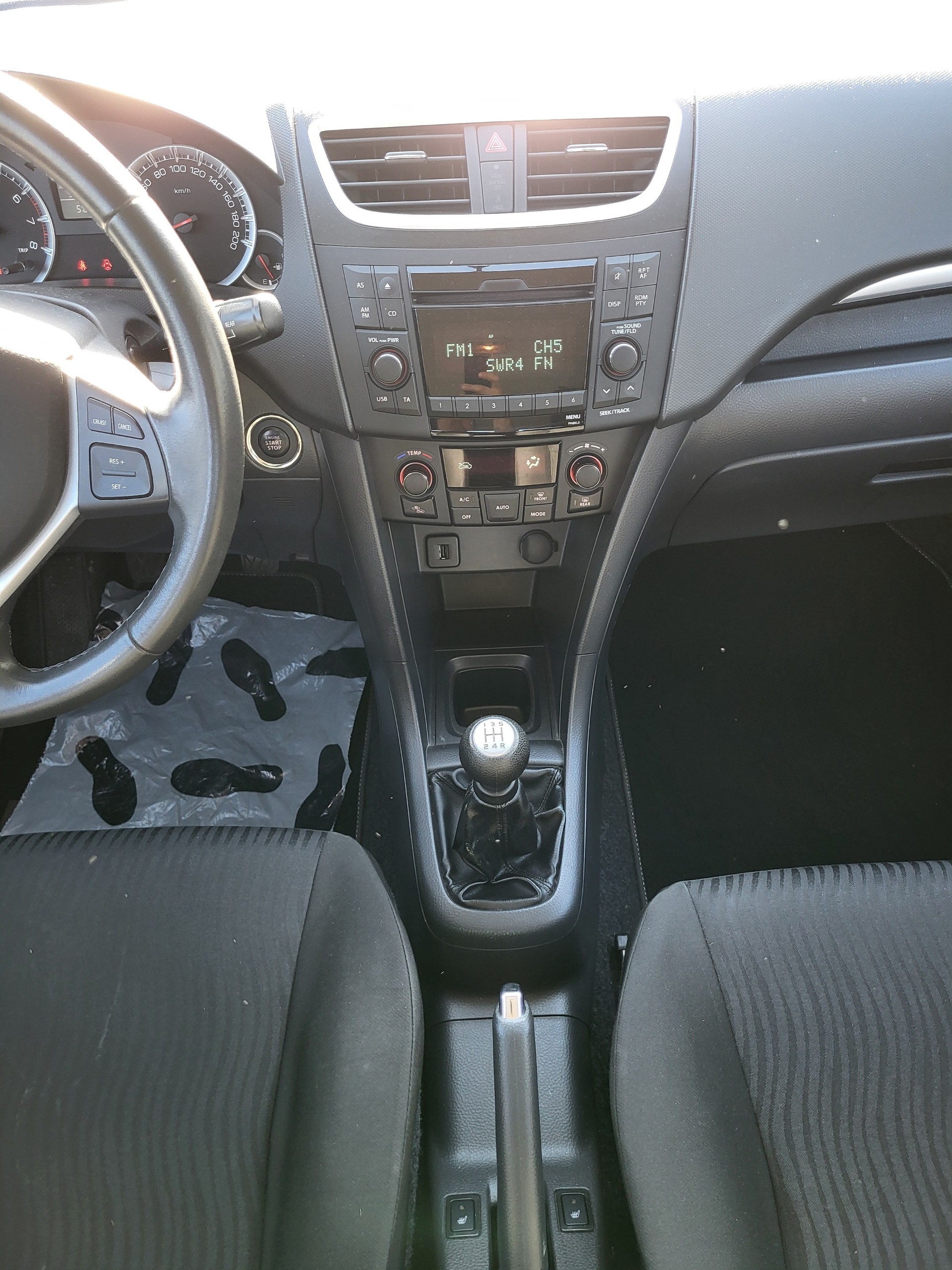 SUZUKI Swift 1.2i 16V GL Top-image-6