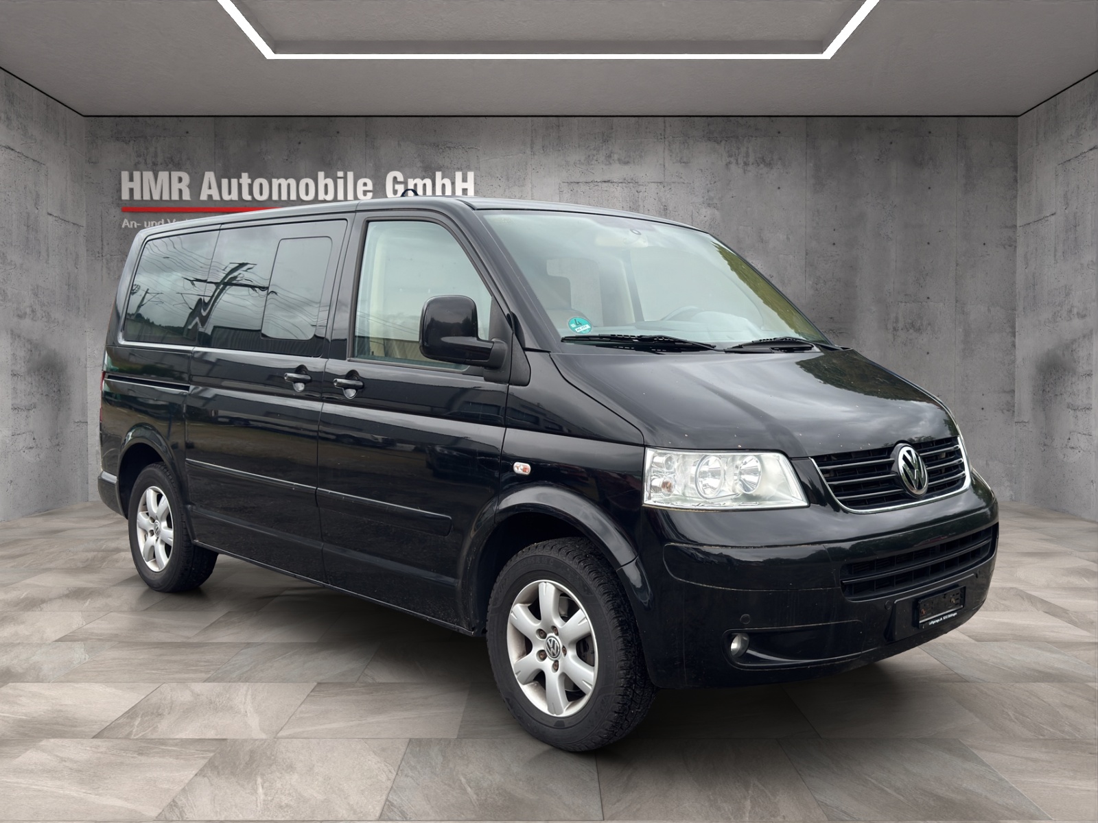VW T5 Multivan Highline 2.5 TDI-image-0