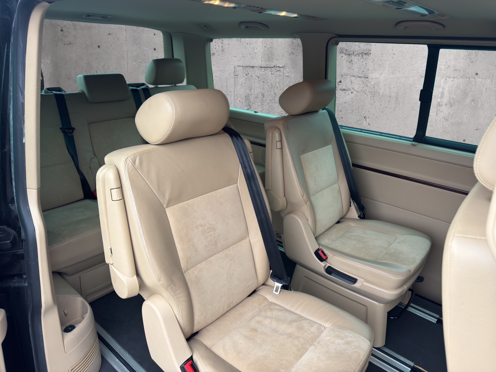 VW T5 Multivan Highline 2.5 TDI-image-12