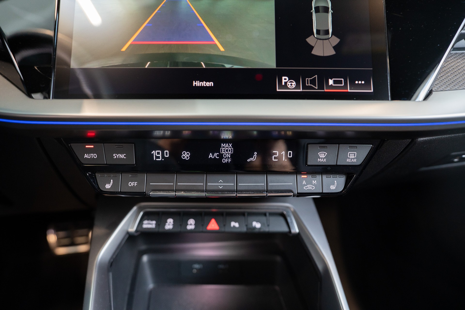 AUDI RS3 Limousine 2.5 TFSI quattro S-Tronic / Sportauspuff / Audi Individual / Sportsitze-image-18