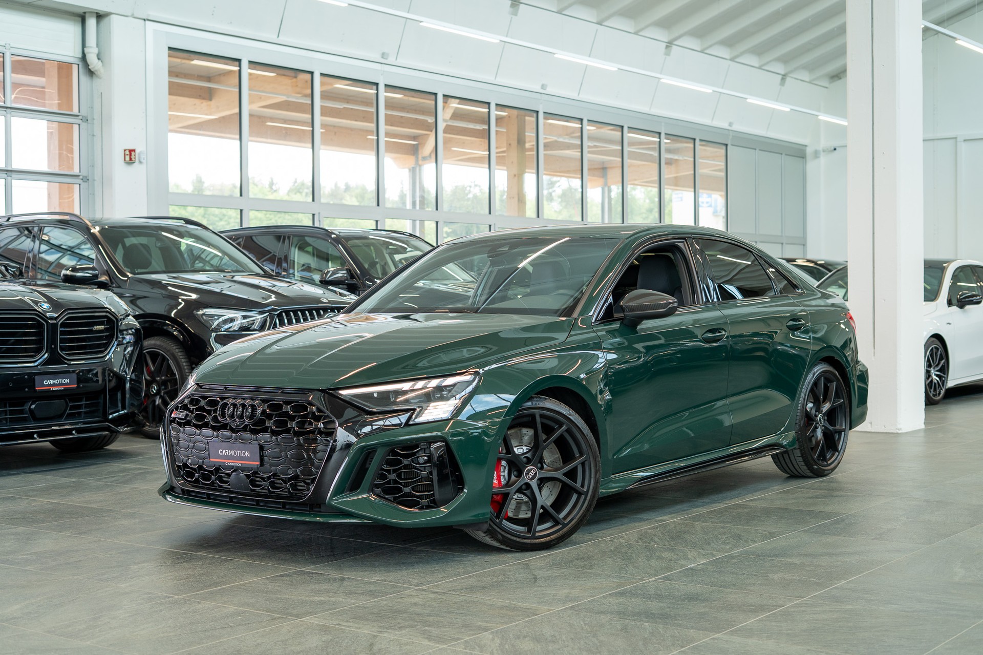 AUDI RS3 Limousine 2.5 TFSI quattro S-Tronic / Sportauspuff / Audi Individual / Sportsitze-image-0