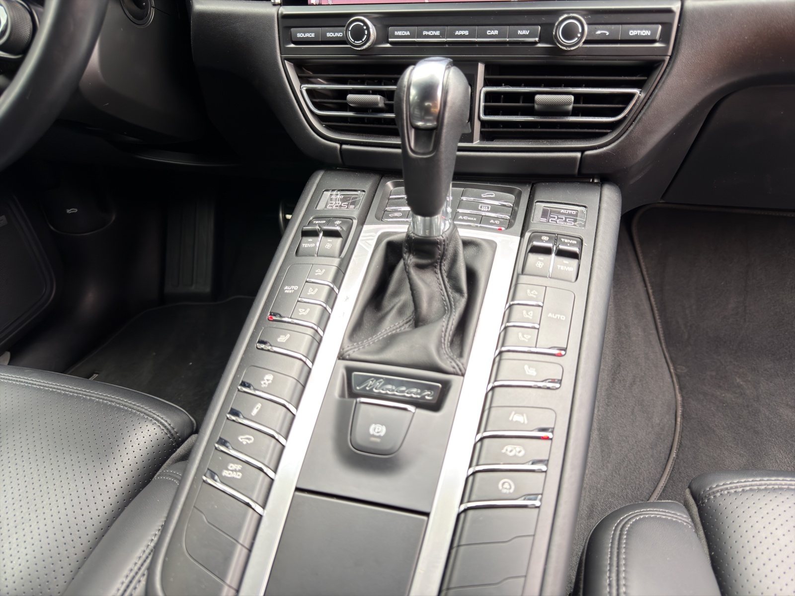 PORSCHE Macan 2.9 V6 Turbo-image-12